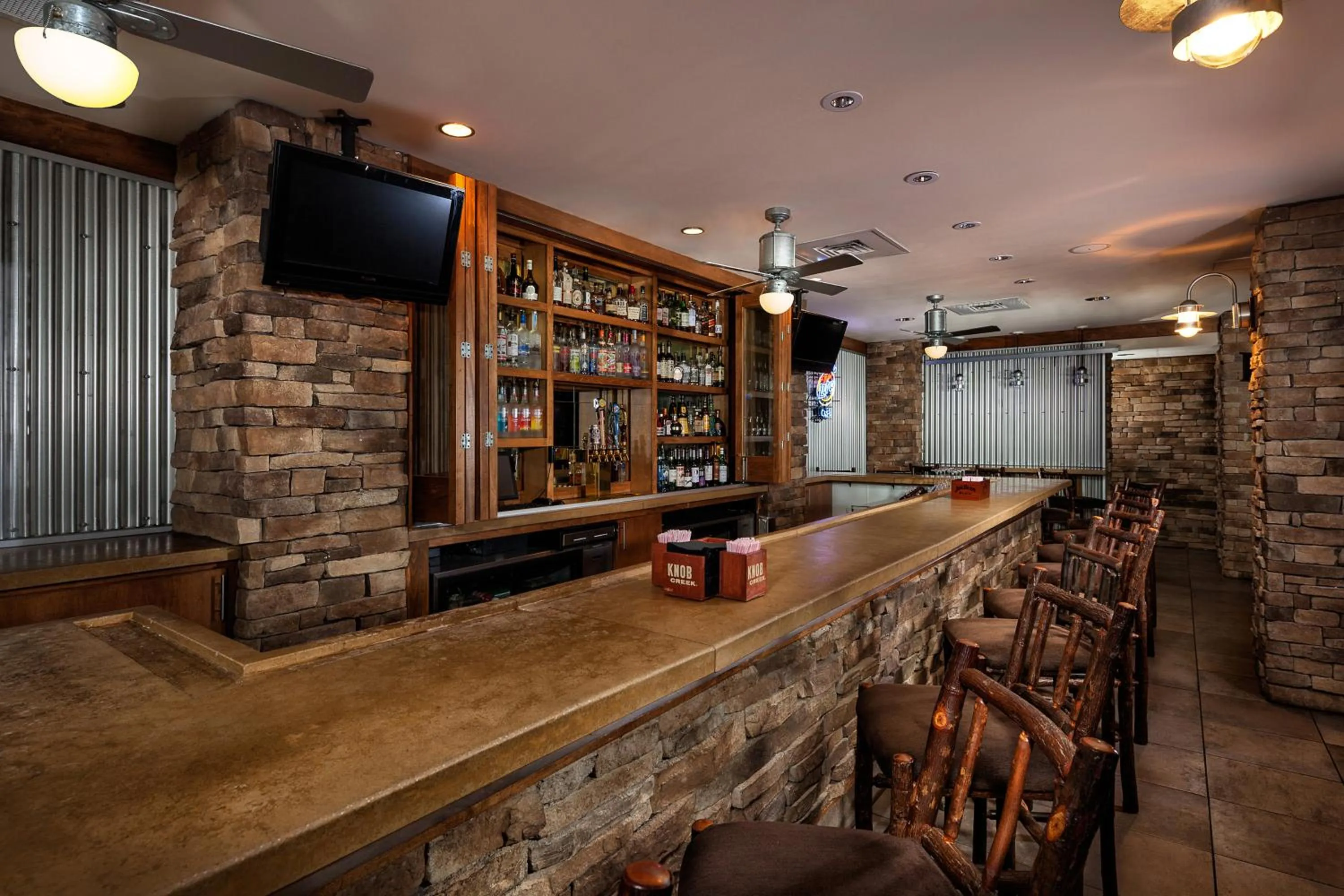 Lounge or bar in Bear Creek Mountain Resort