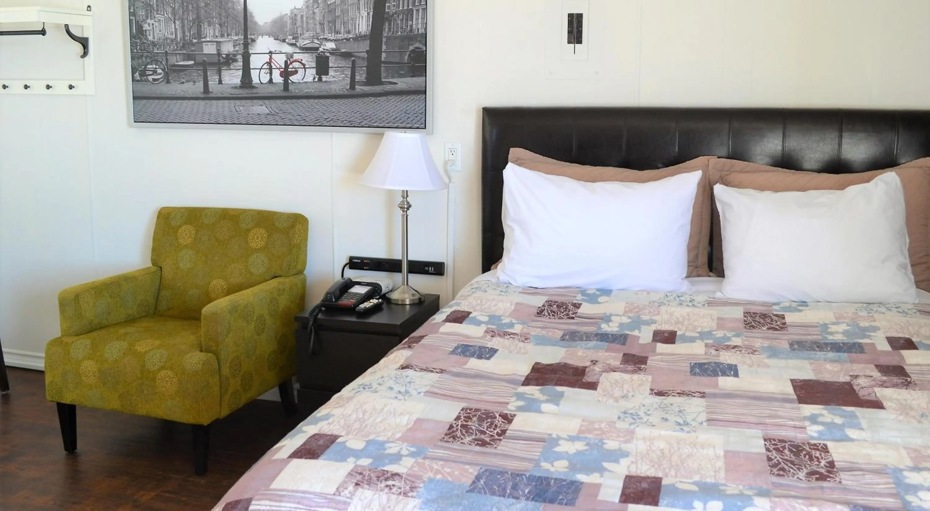 Bed in St. Paul Lodge