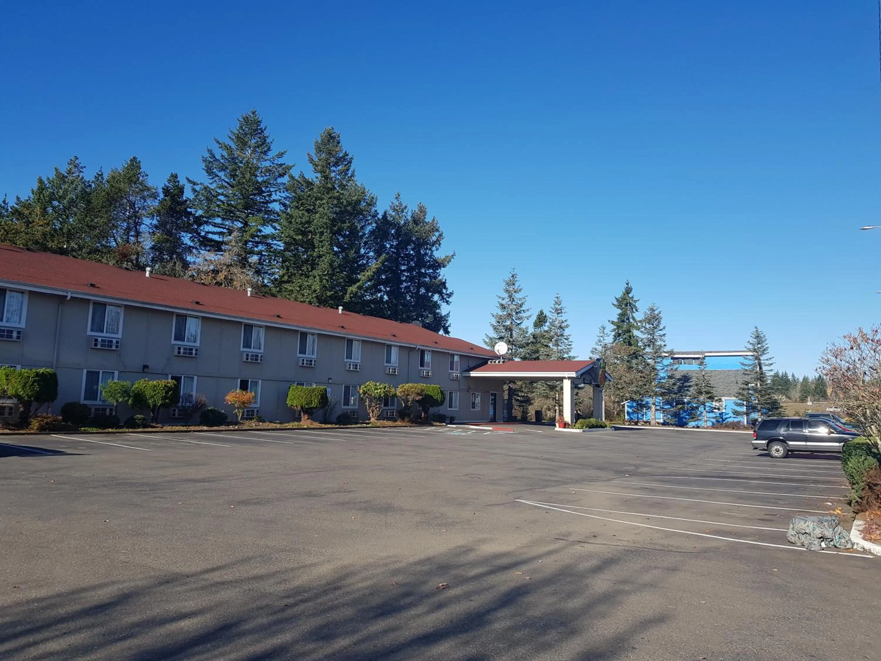 Property building in Super 8 by Wyndham Shelton