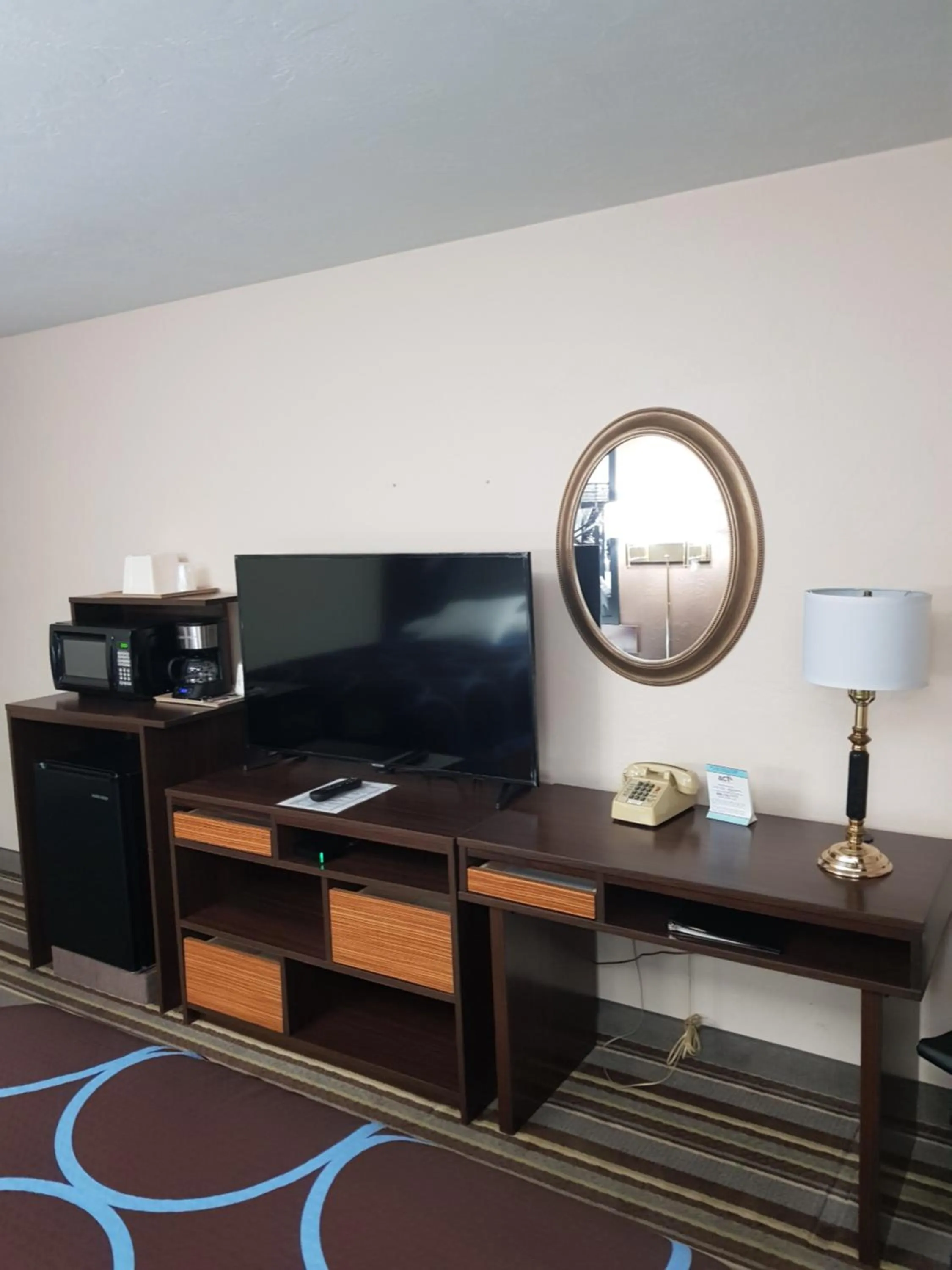 TV and multimedia in Super 8 by Wyndham Shelton