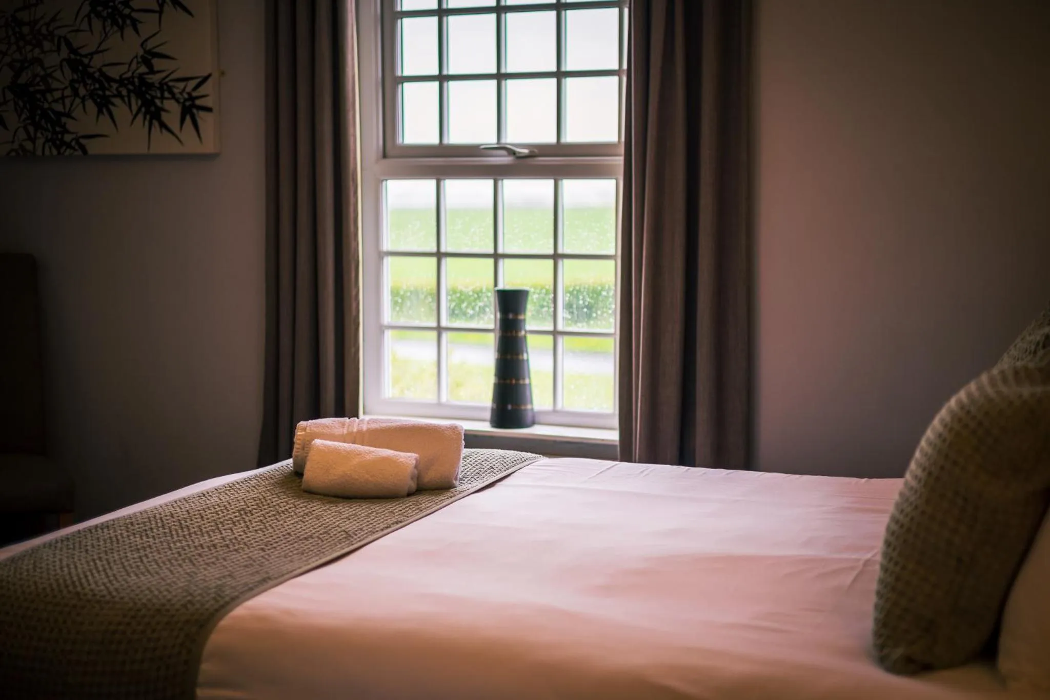 Bed in Three Horseshoes Inn