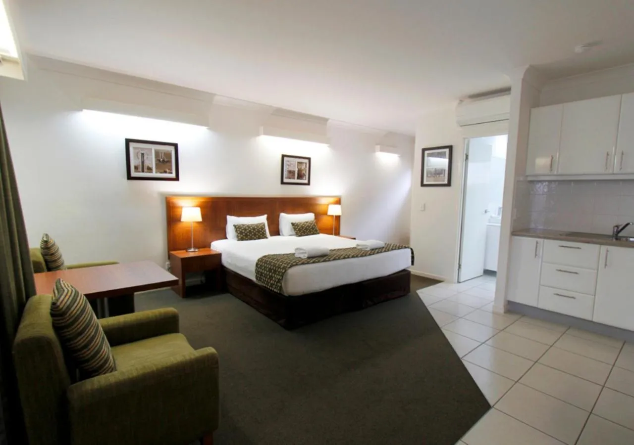 Bed in Chinchilla Downtown Motor Inn