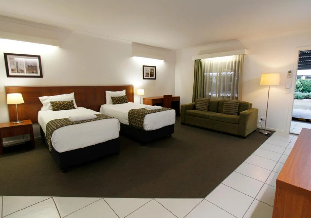 Bed in Chinchilla Downtown Motor Inn