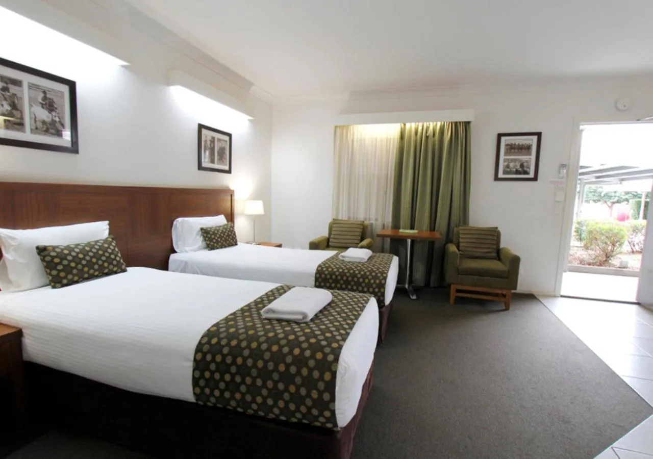 Bedroom, Bed in Chinchilla Downtown Motor Inn