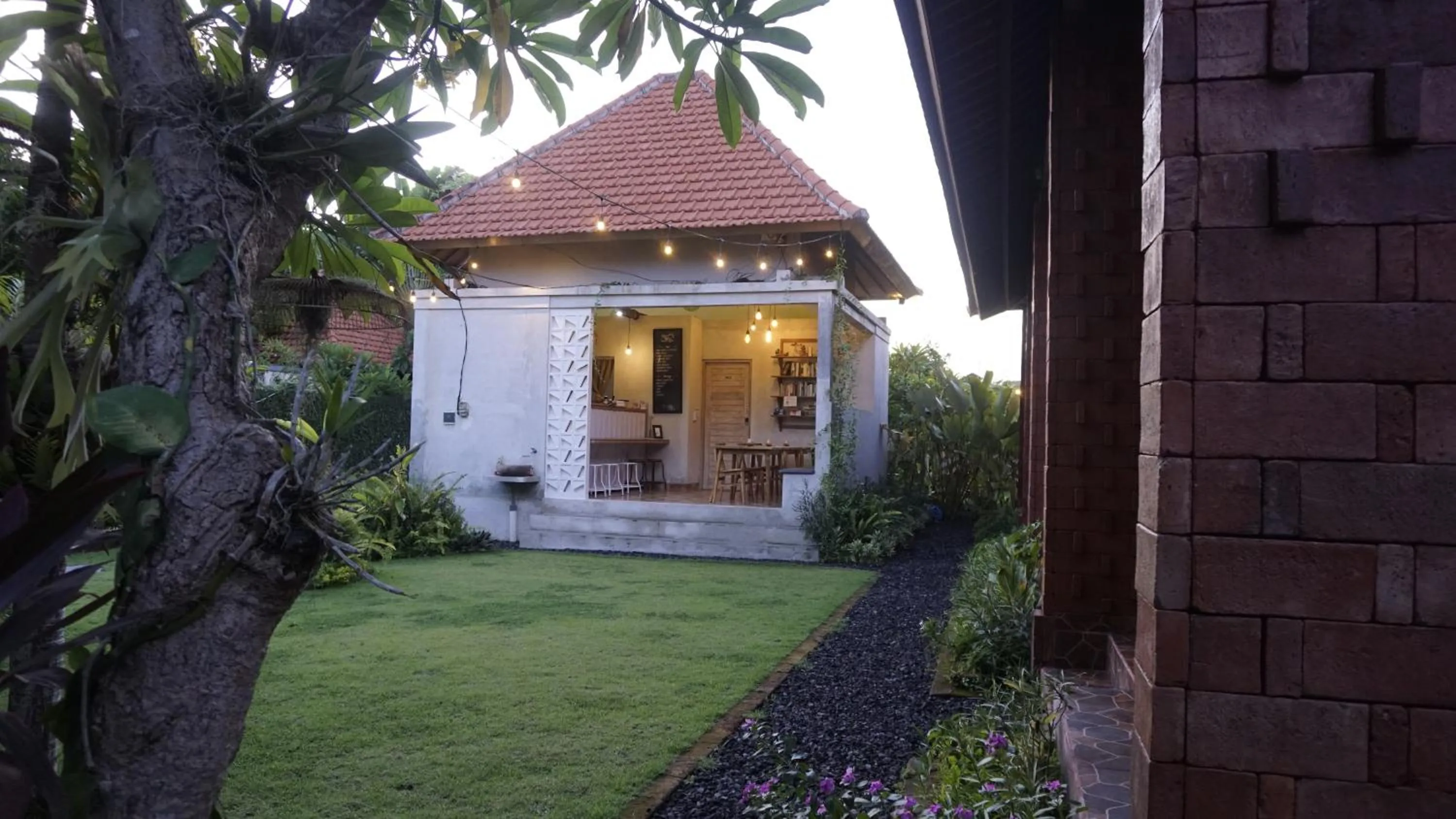 Garden view in Louto Dmell Villa & Guesthouse