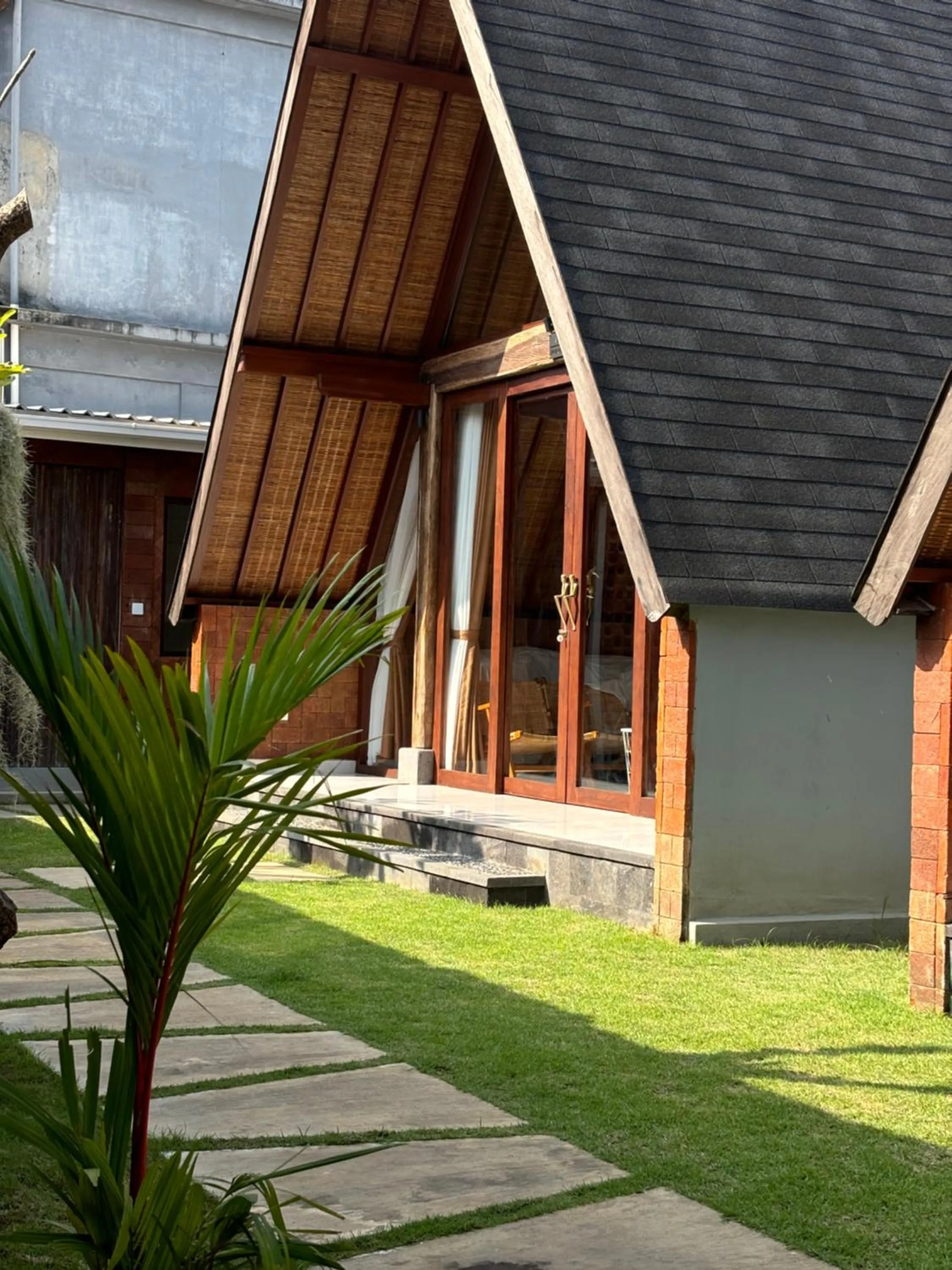 Louto Dmell Villa & Deluxe