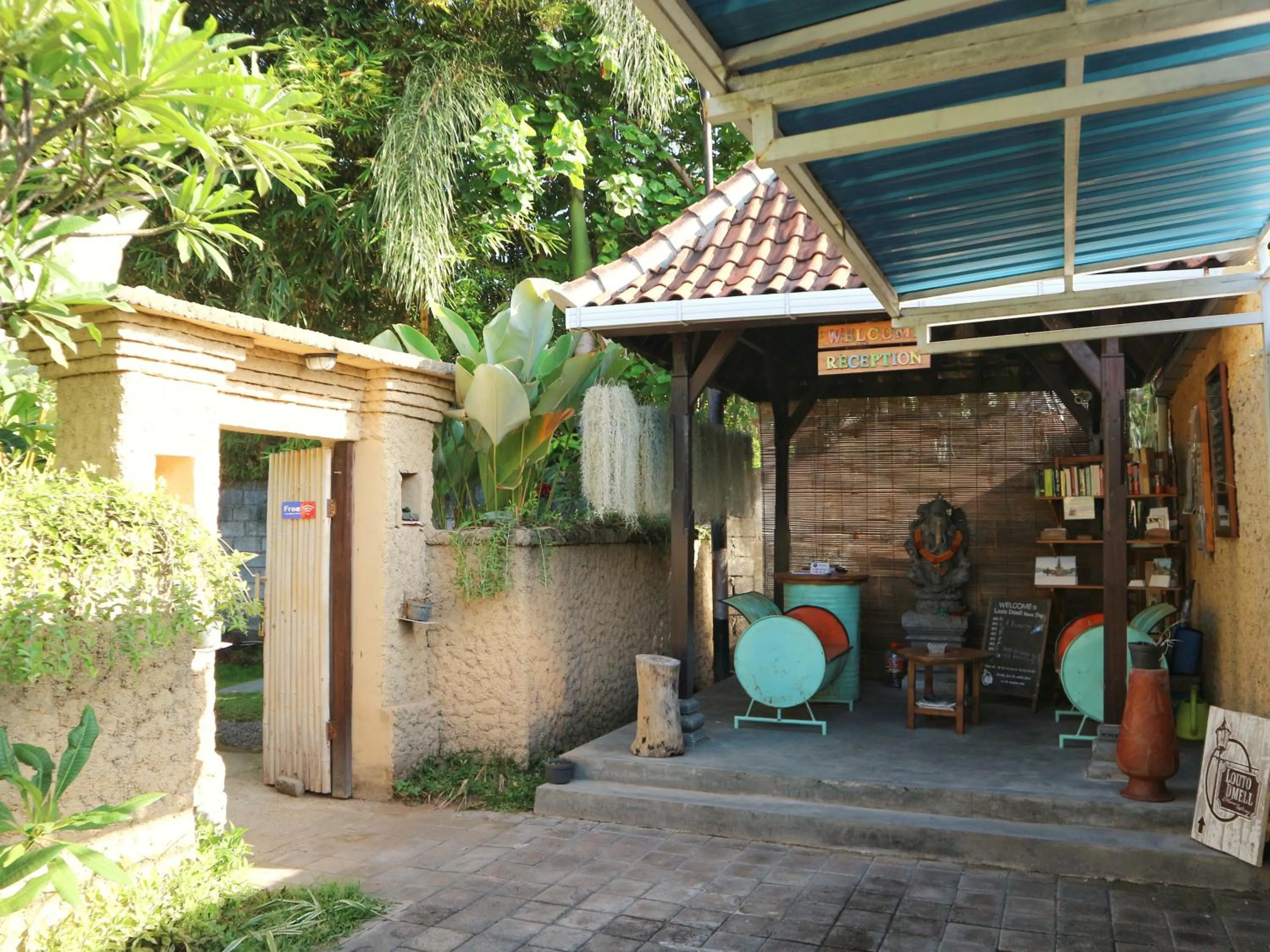 Lobby or reception in Louto Dmell Villa & Guesthouse