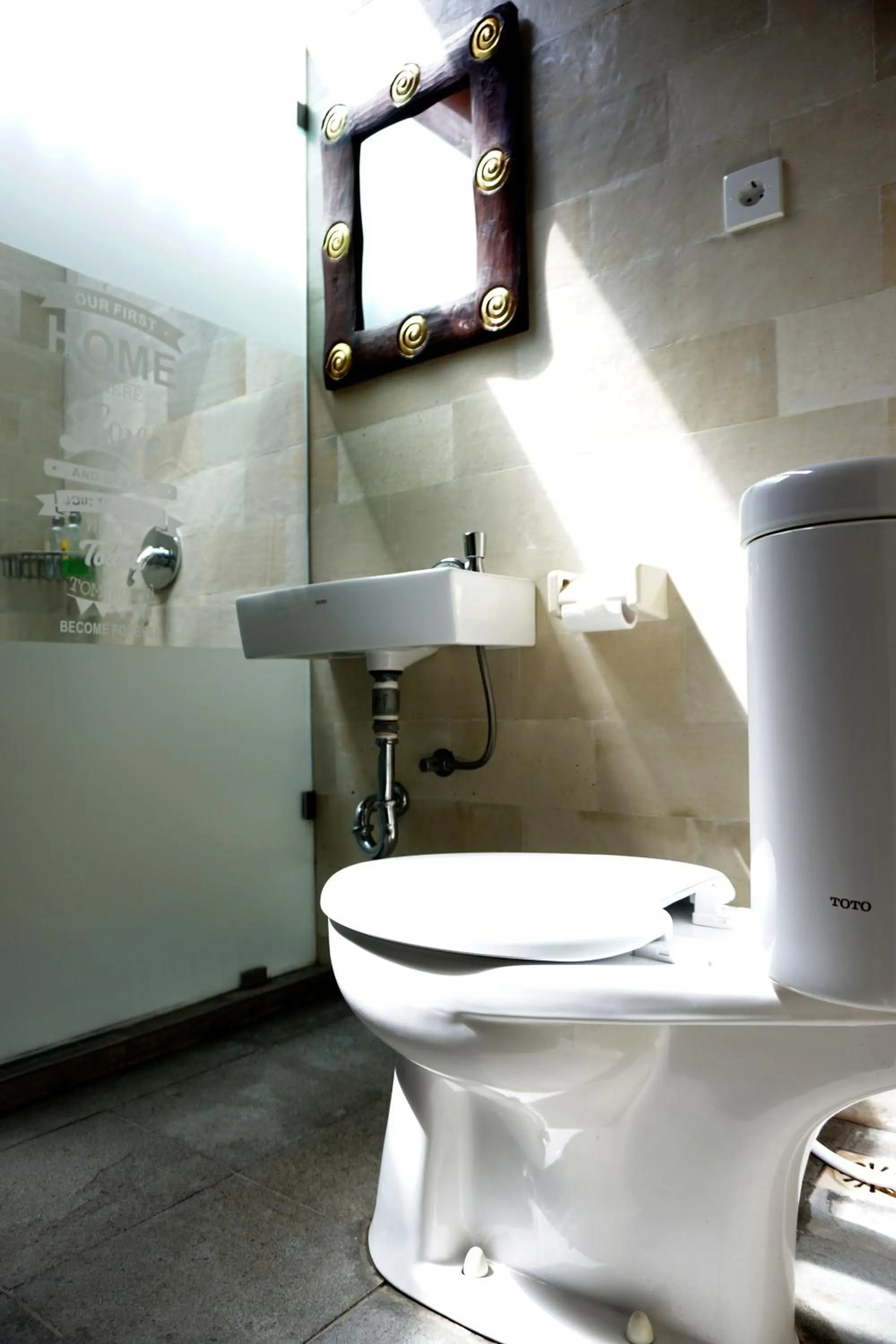 Bathroom in Louto Dmell Villa & Guesthouse