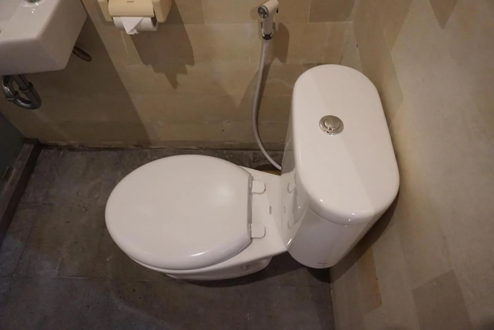 Toilet in Louto Dmell Villa & Guesthouse