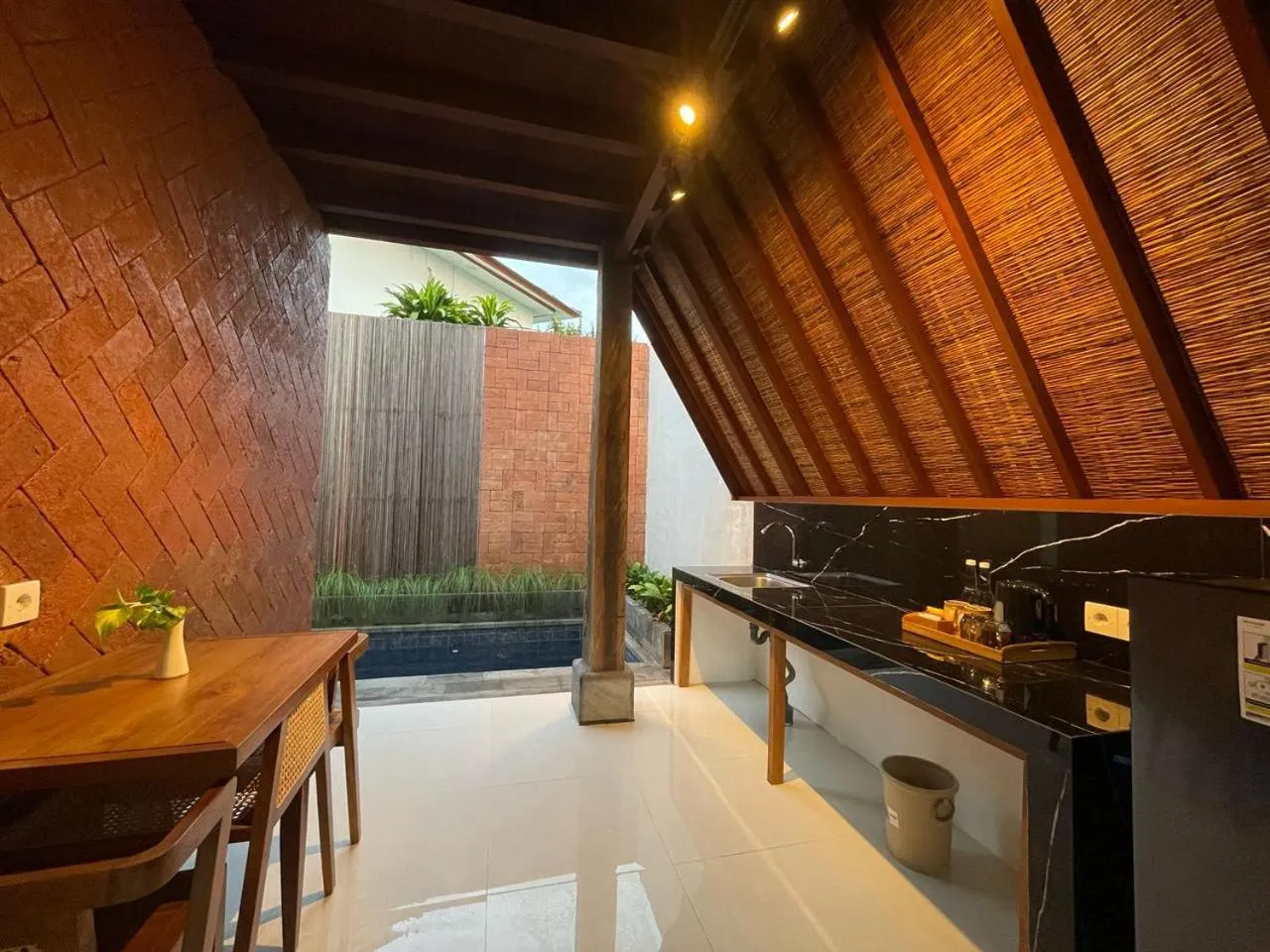 Kitchen or kitchenette in Louto Dmell Villa & Guesthouse