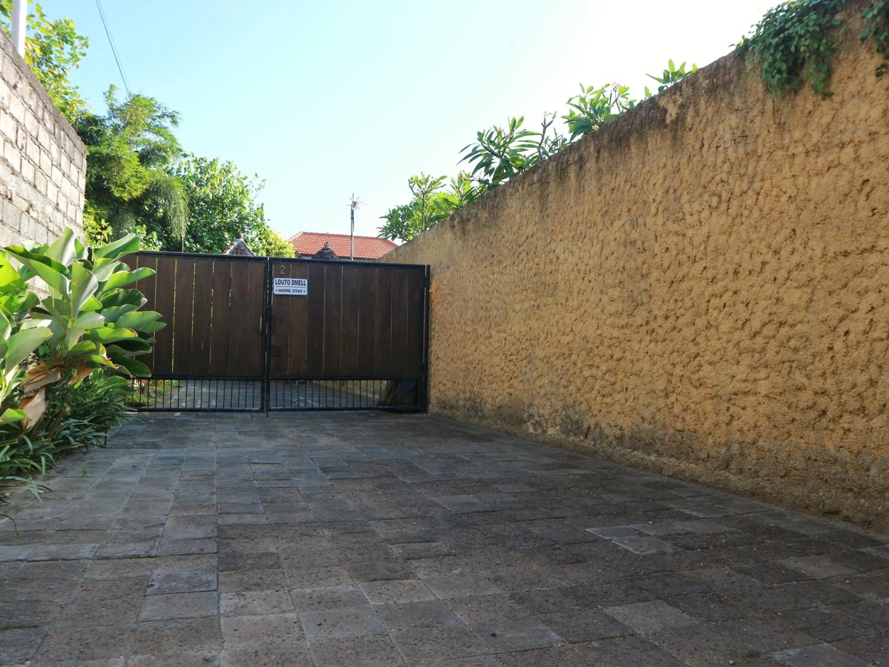 Patio in Louto Dmell Villa & Guesthouse