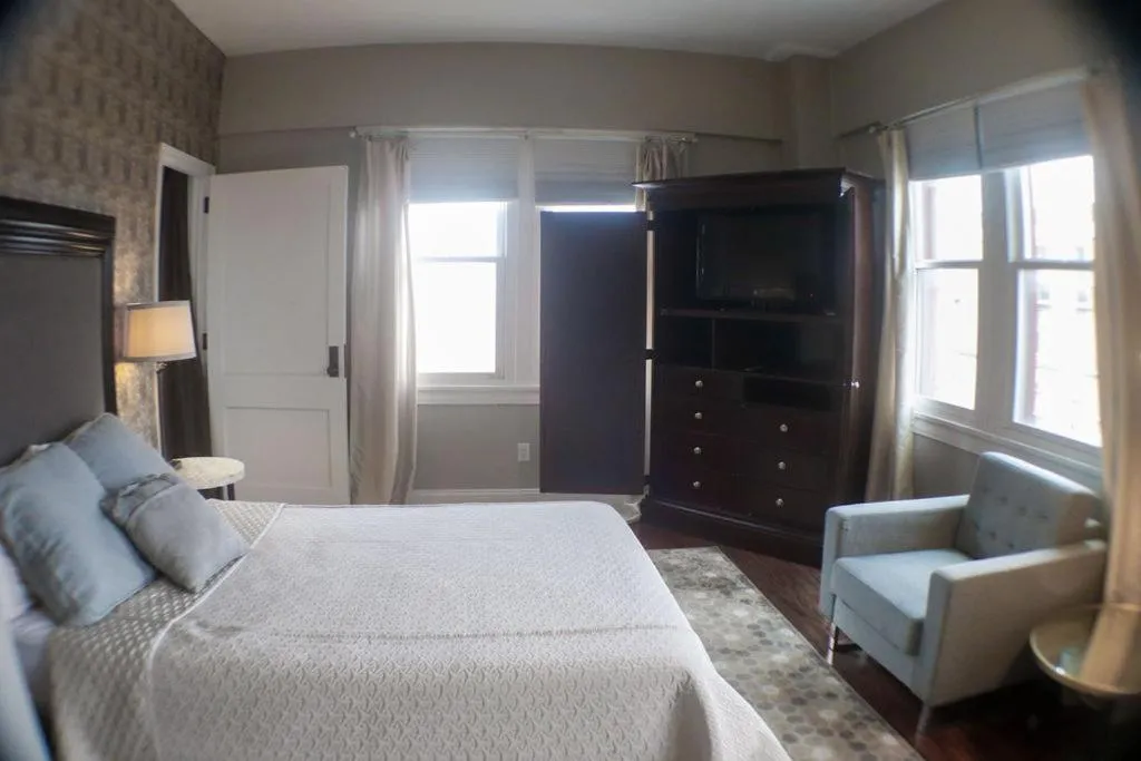 Bed in Fountainview Inn