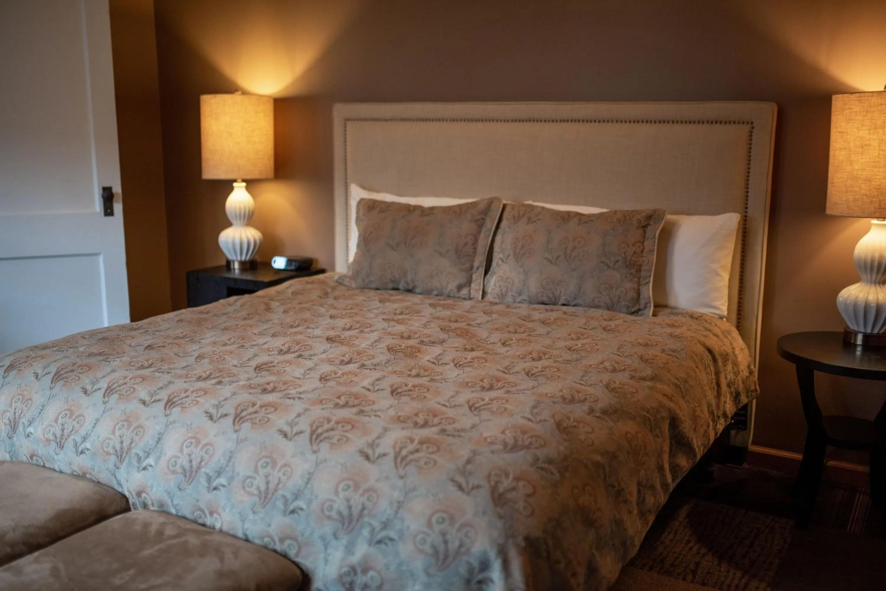 Bed in Fountainview Inn