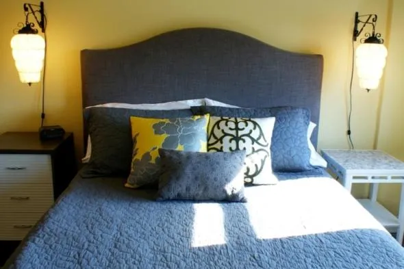 Bed in Fountainview Inn