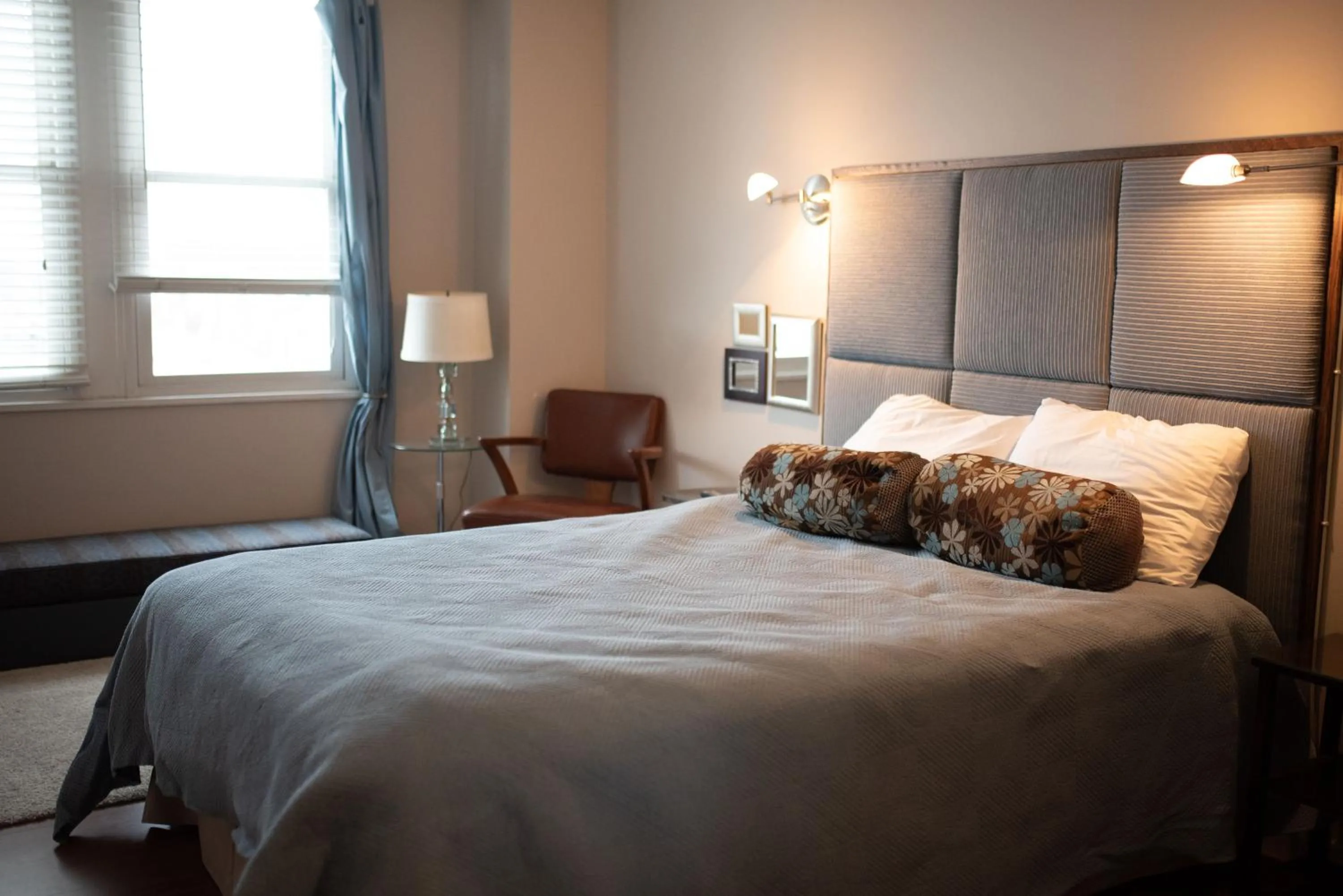 Bed in Fountainview Inn