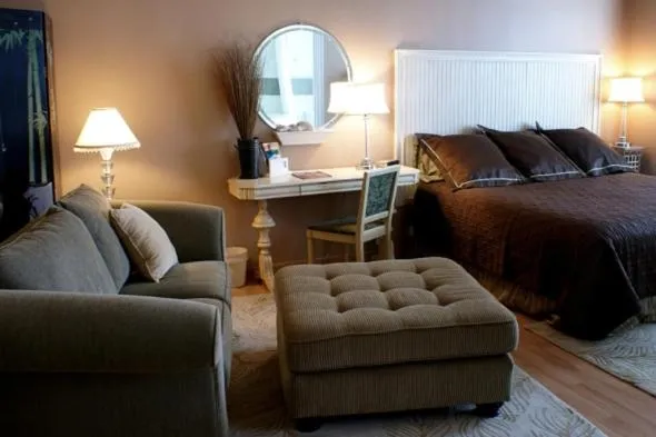 Bedroom, Bed in Fountainview Inn