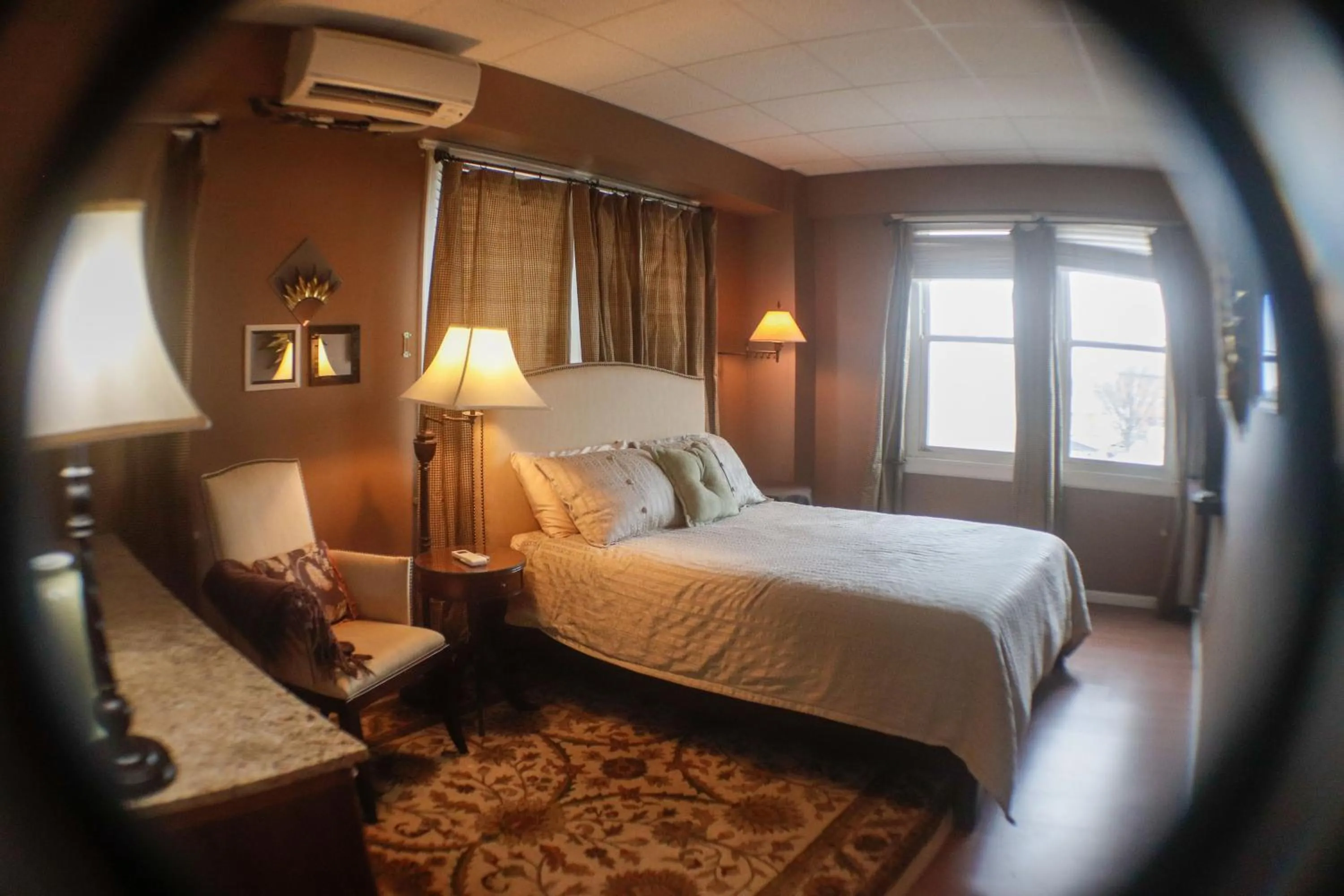 Bed in Fountainview Inn