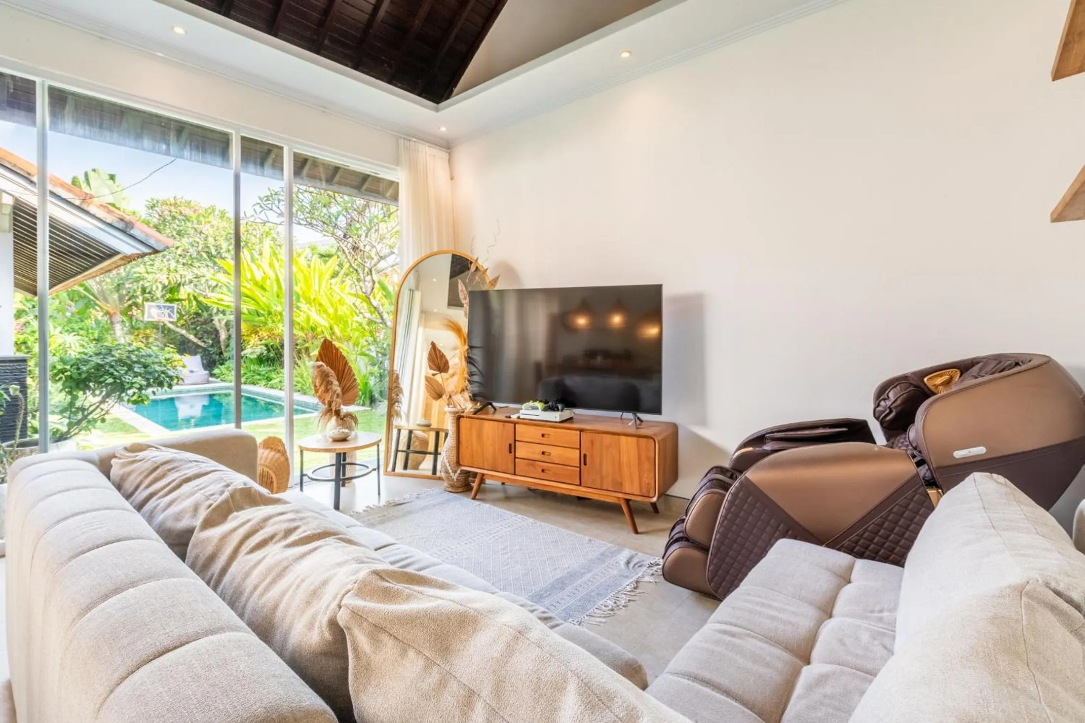 TV and multimedia in Jungle Amaranth Villa Canggu - Exclusive 3BR Retreat with Pool, Modern Amenities and Top Location