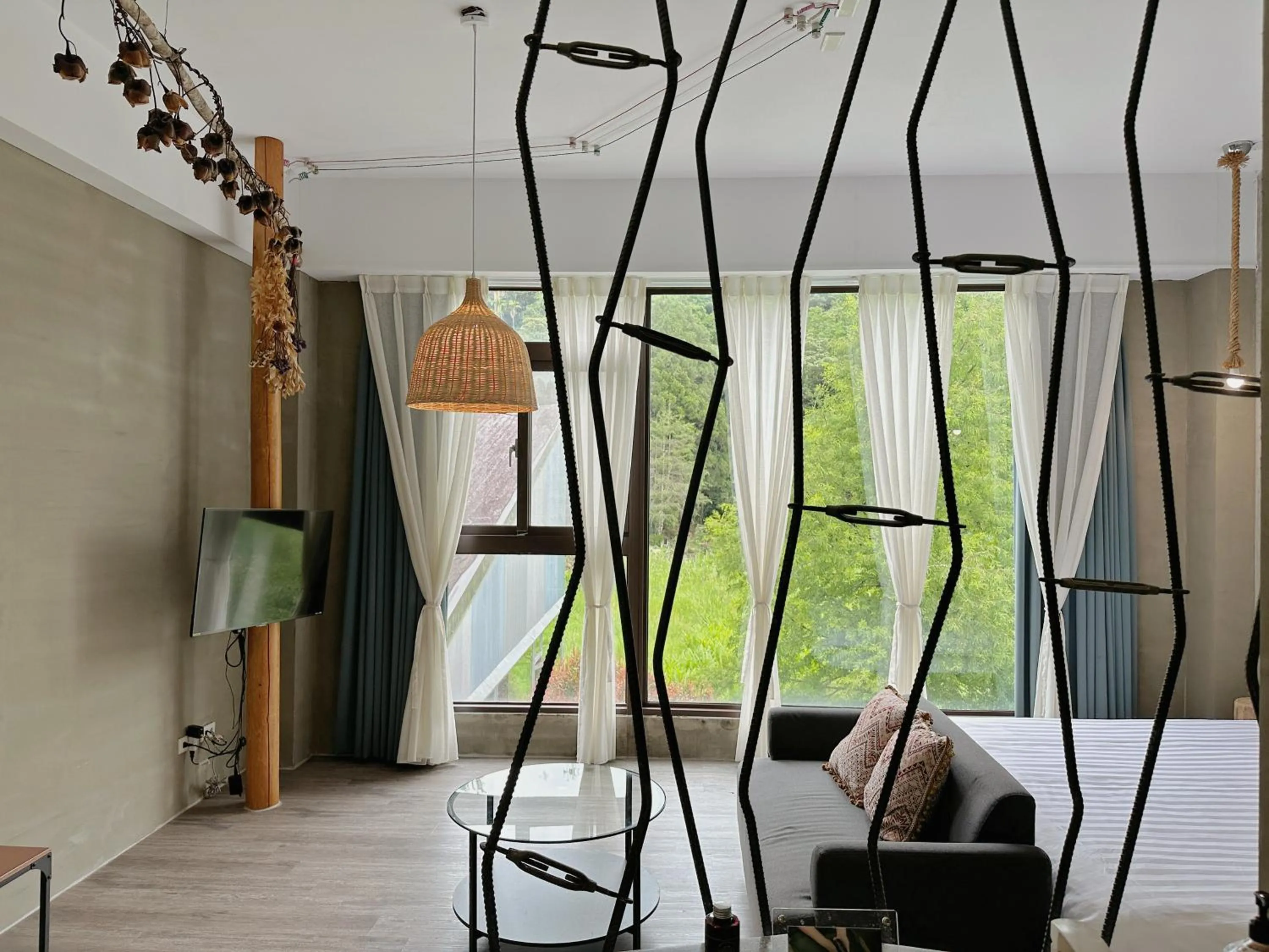 Photo of the whole room, Bed in 愛黏在一起設計師民宿 Lovers BNB