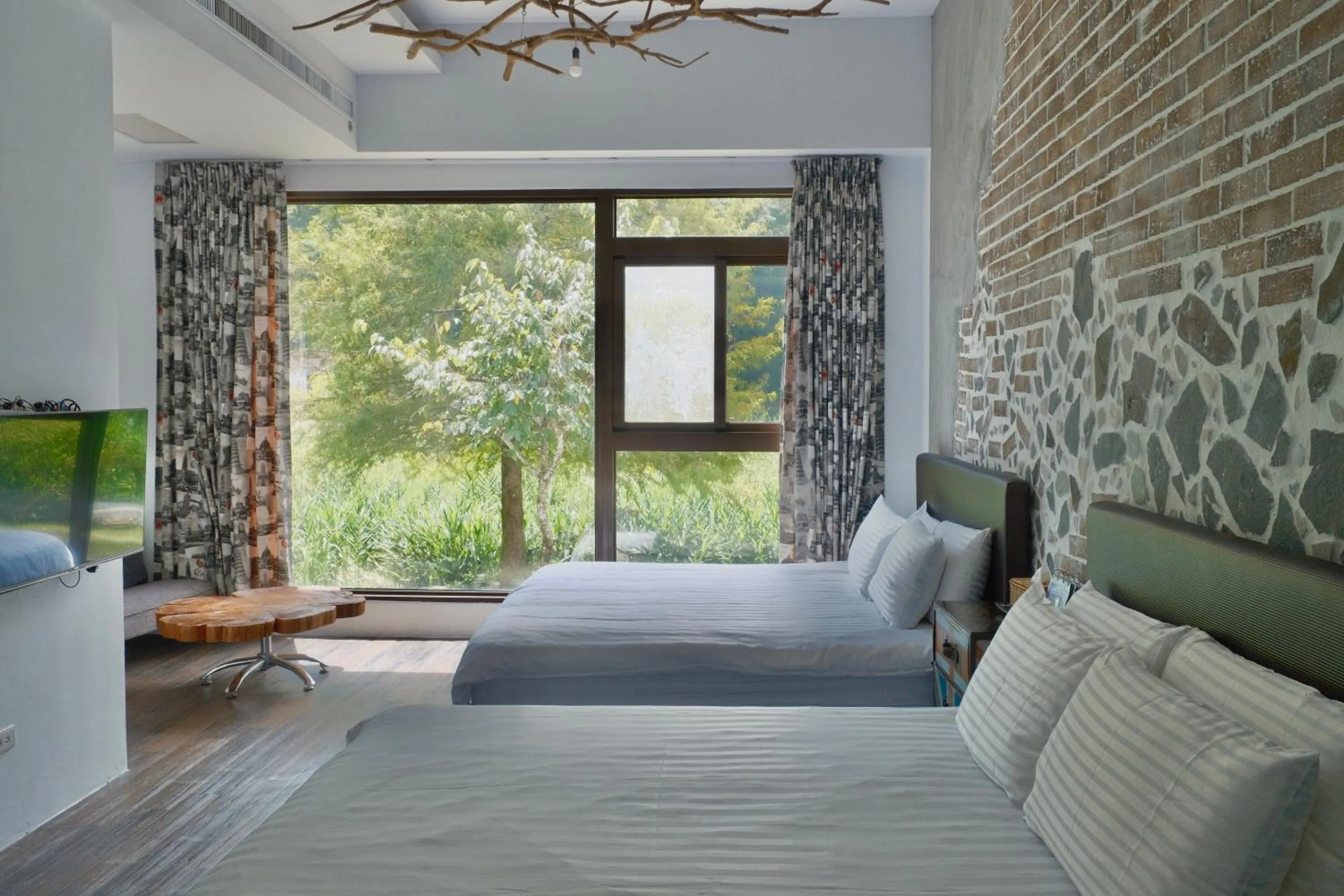 Photo of the whole room, Bed in 愛黏在一起設計師民宿 Lovers BNB