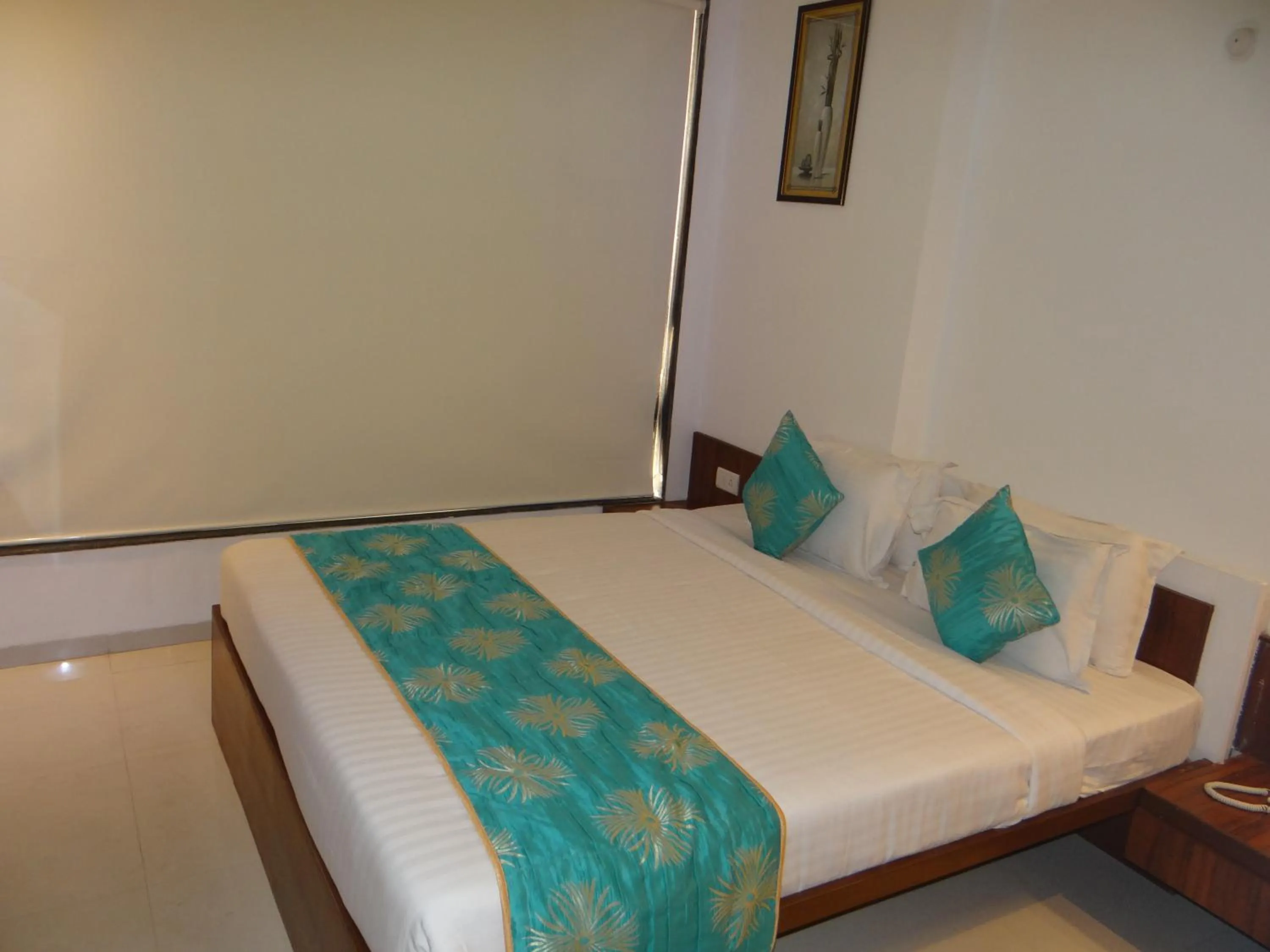 Photo of the whole room, Bed in The Temple View Hotel