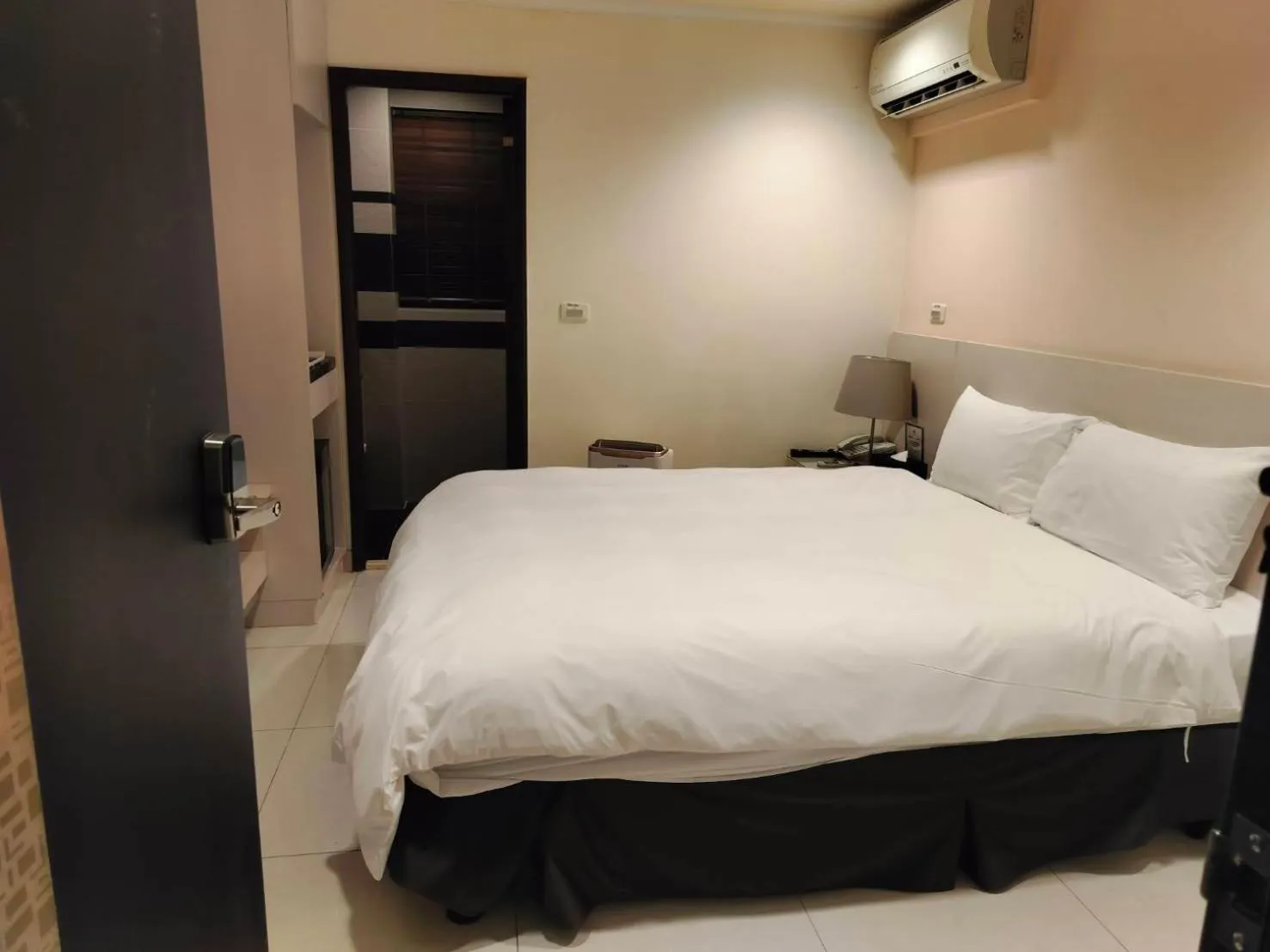 Bed in F Hotel - Sanyi