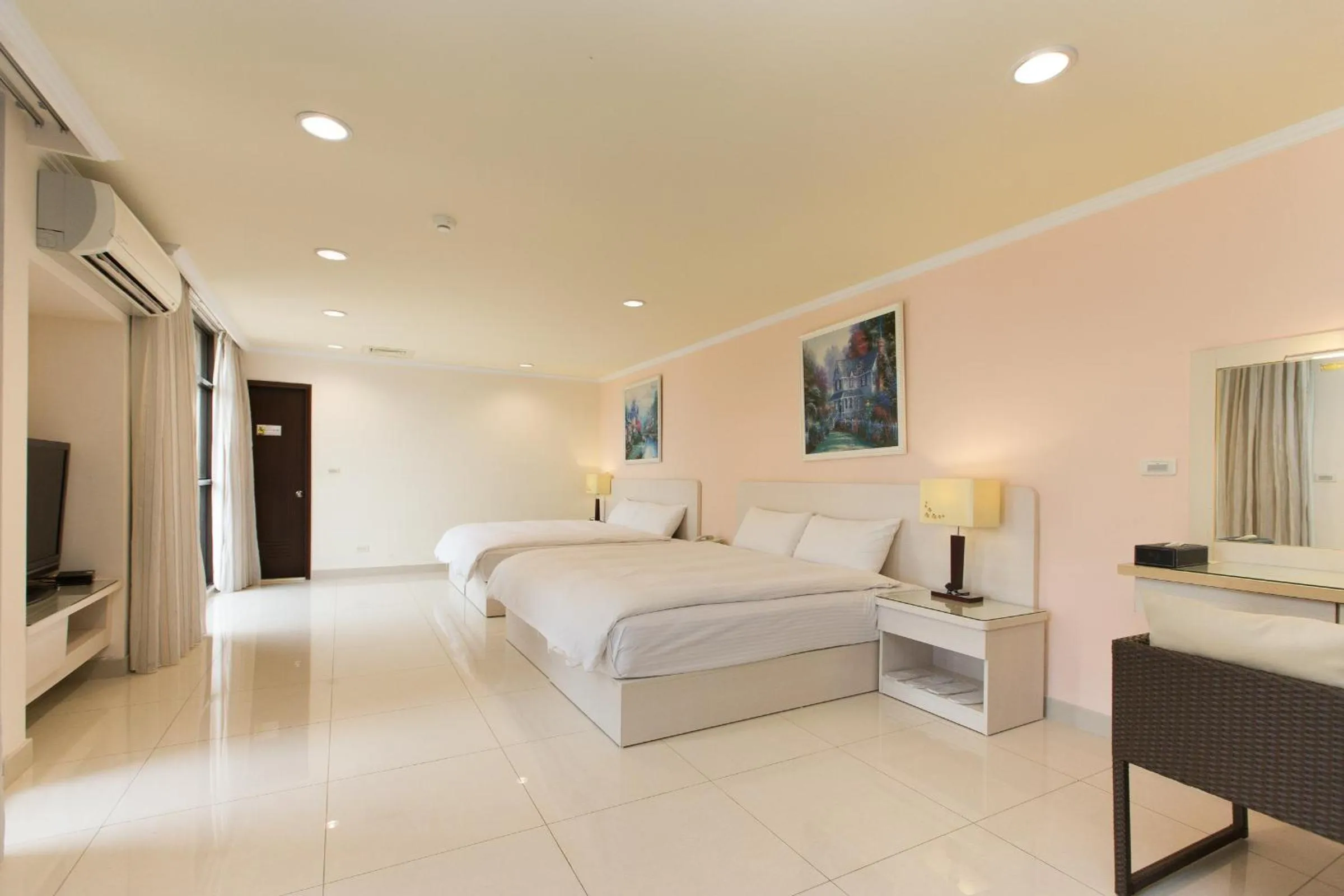 Photo of the whole room, Bed in F Hotel - Sanyi