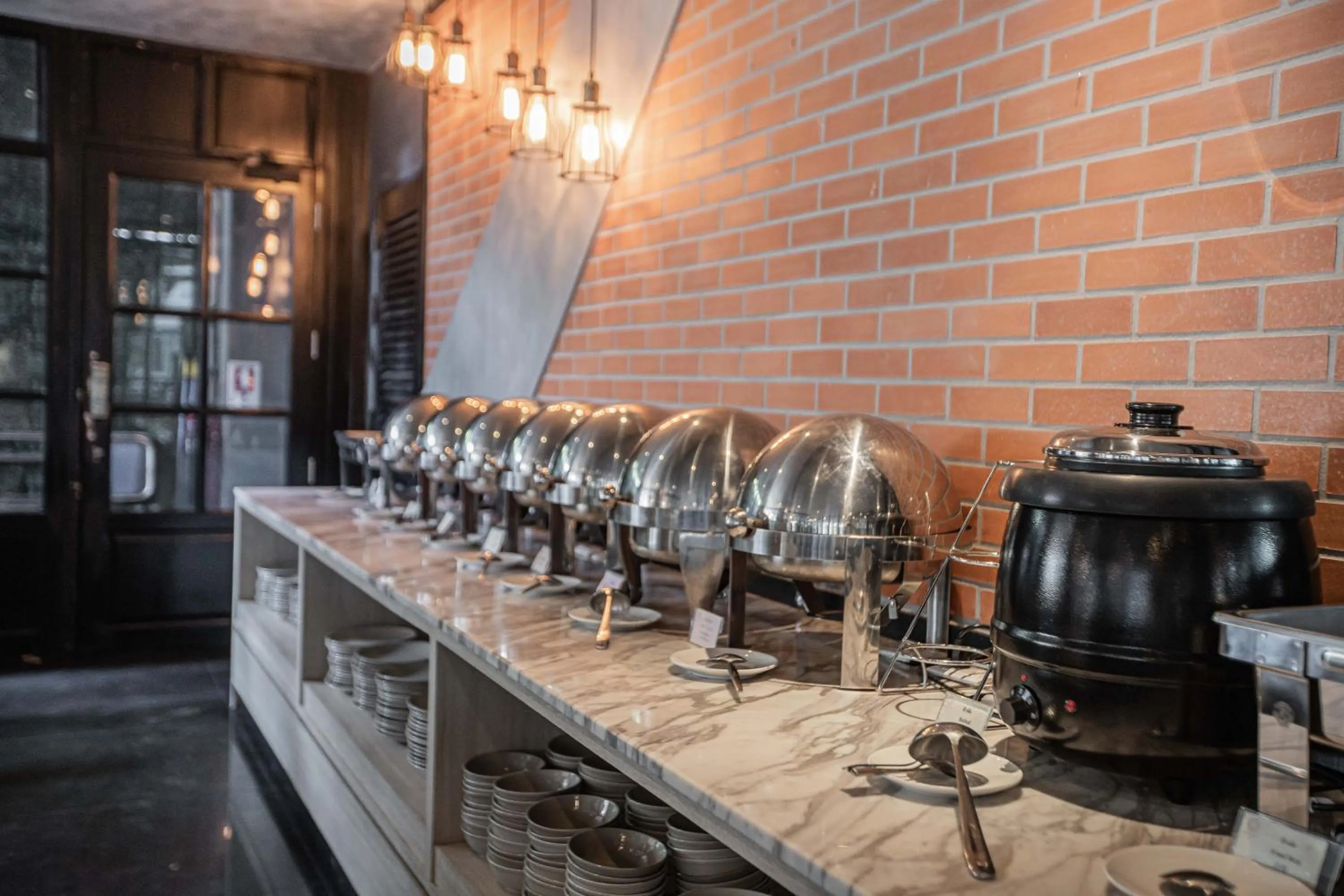 Marigold Sukhumvit - Free Shuttle to BTS Bearing Station