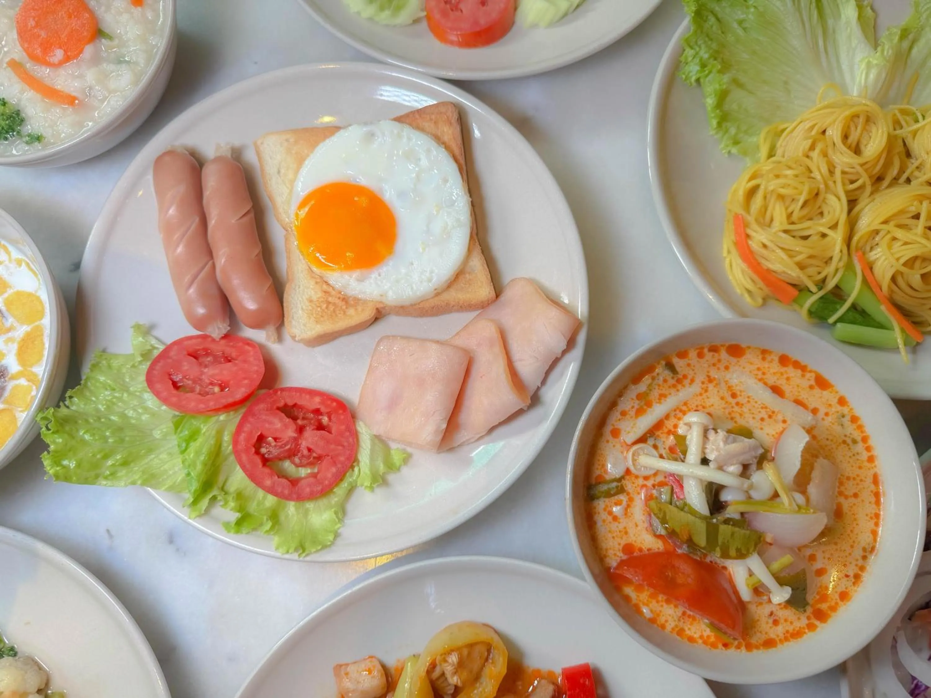 Marigold Sukhumvit - Free Shuttle to BTS Bearing Station