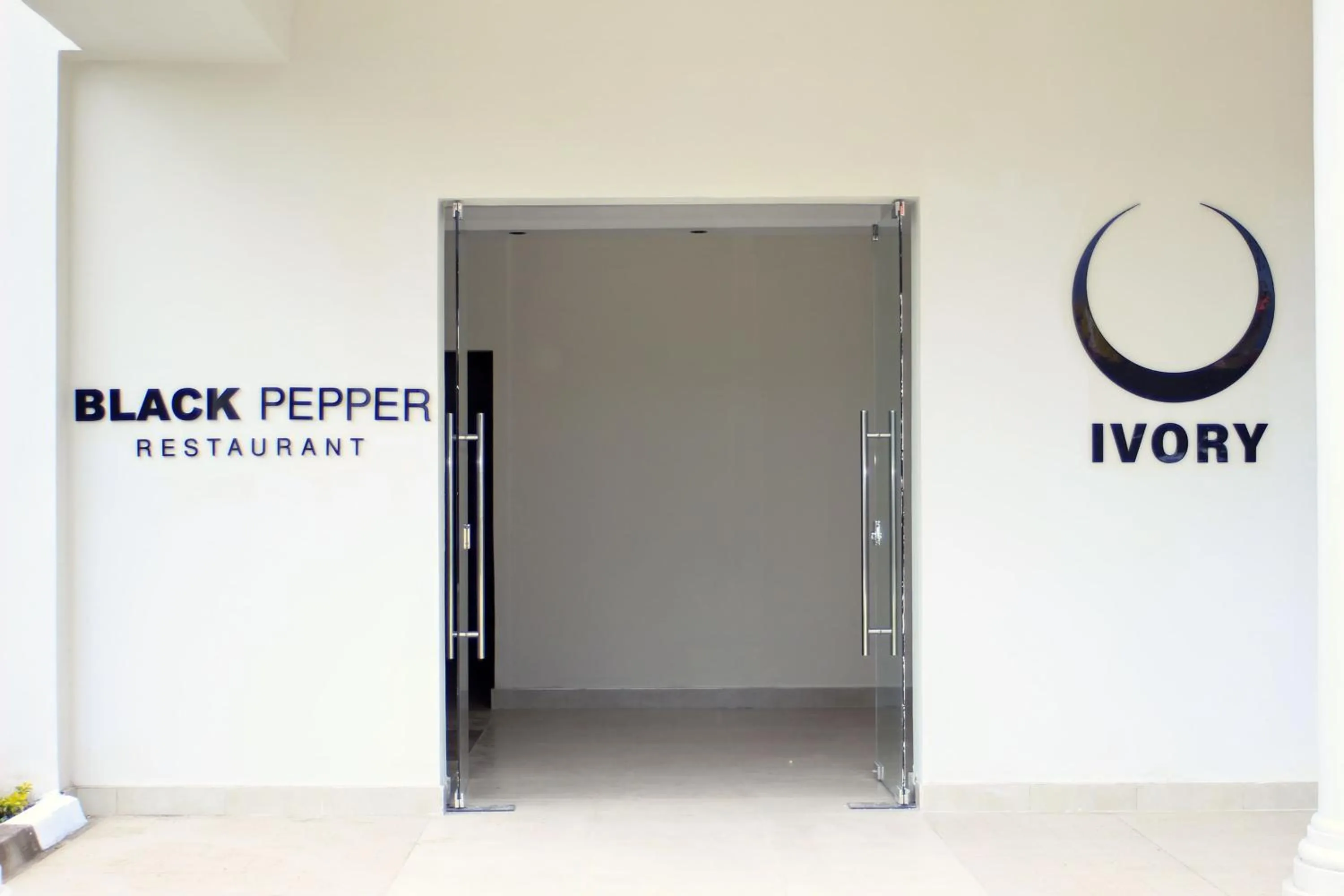 Property building in Ivory Park Hotel - Safari Waterworld