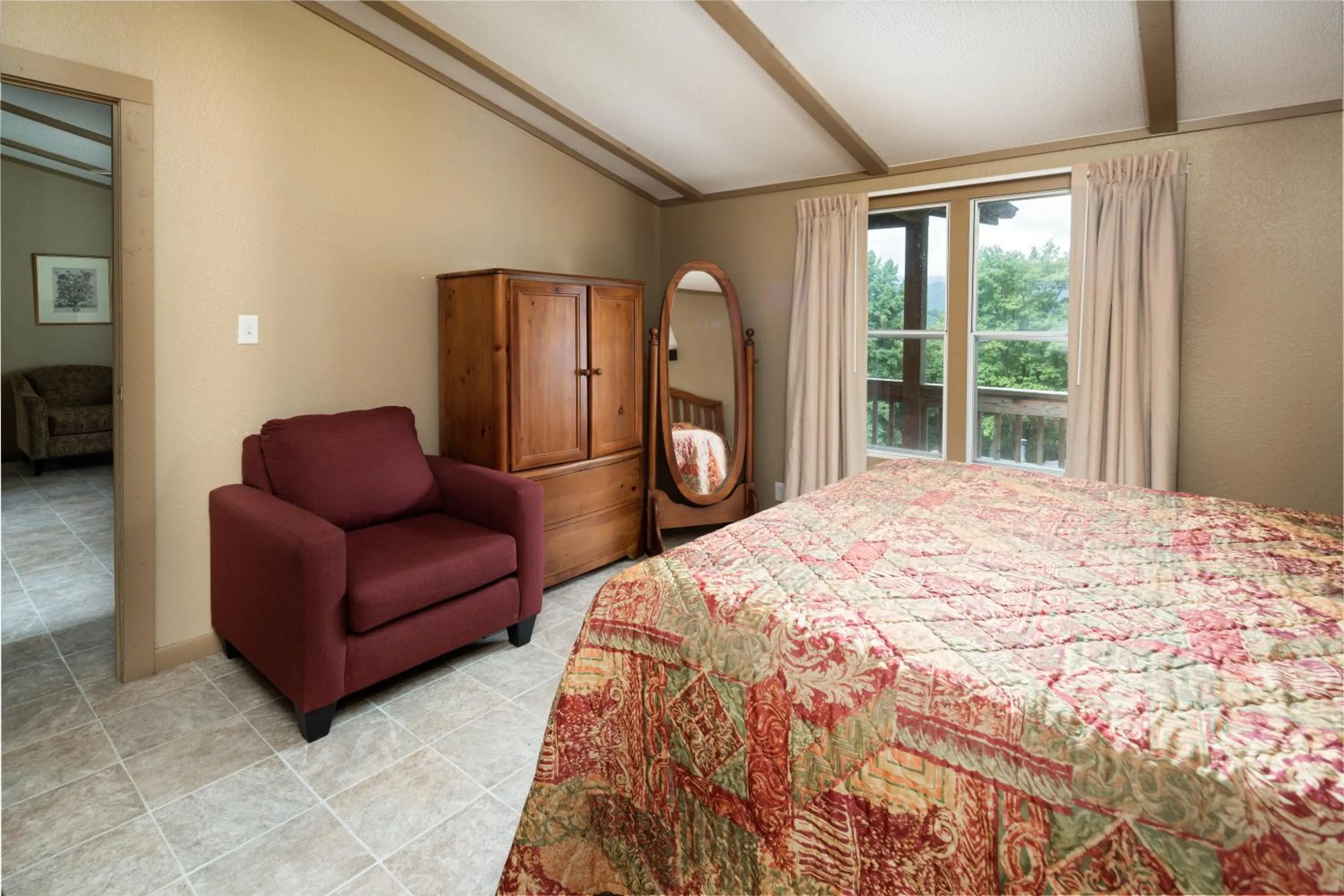 Bed in Fontana Village Resort & Marina