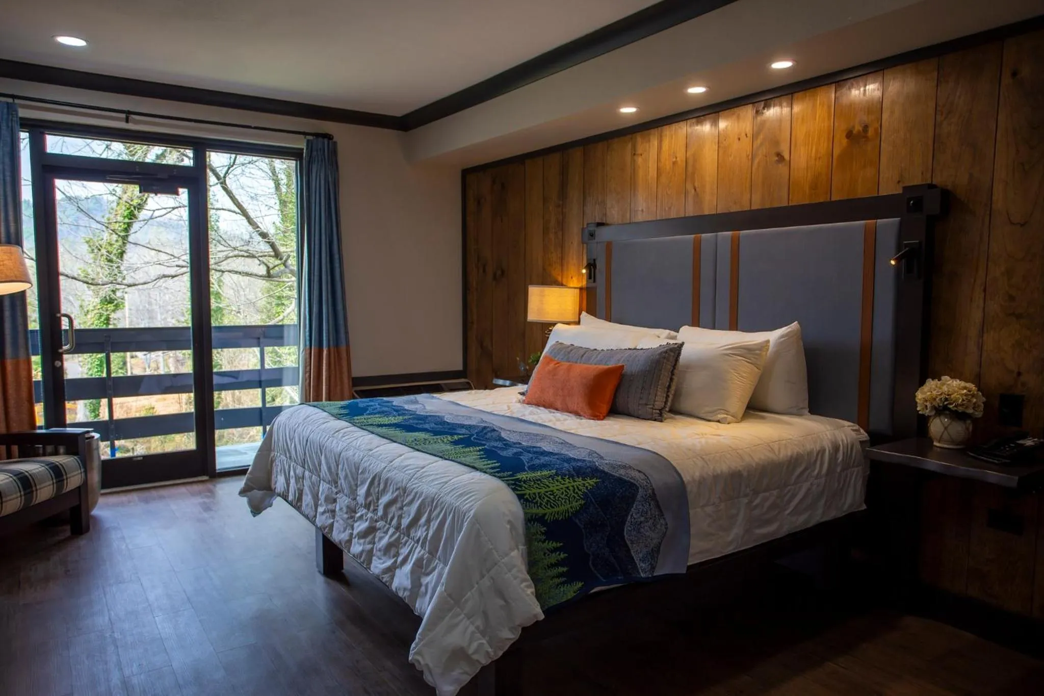 Bed in Fontana Village Resort & Marina