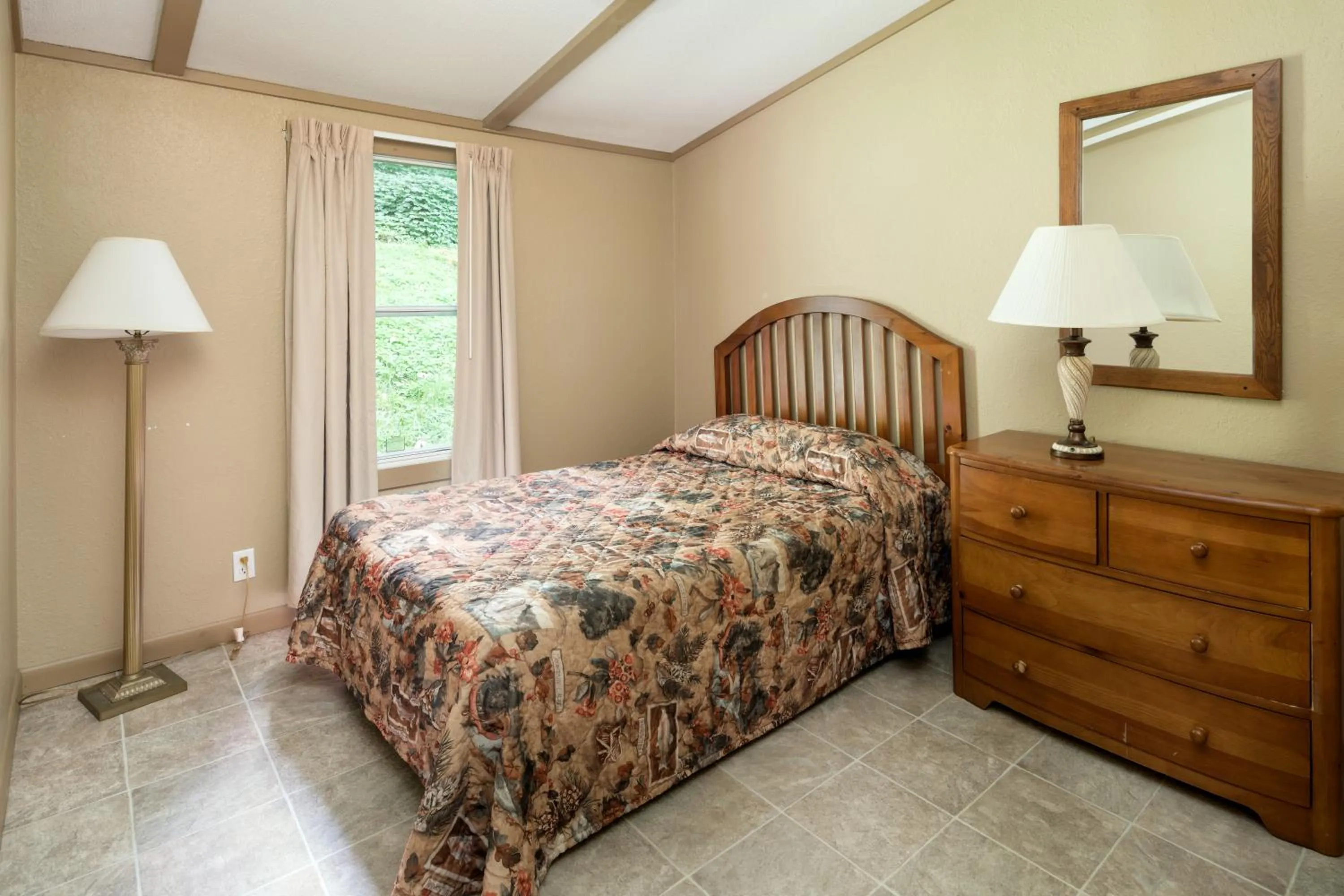 Bed in Fontana Village Resort & Marina