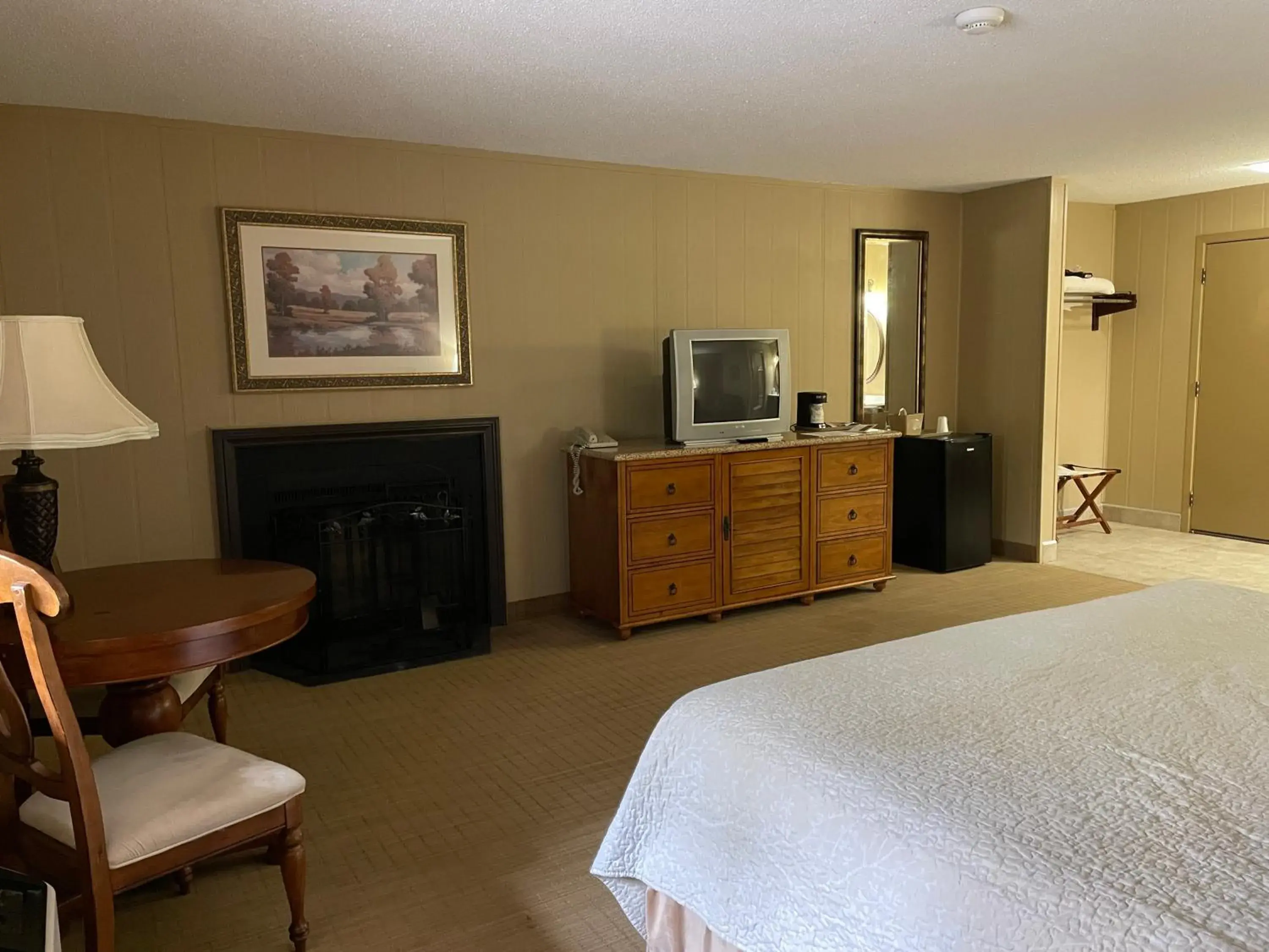 Standard King Room in Fontana Village Resort & Marina Standard King Room in Fontana Village Resort & Marina