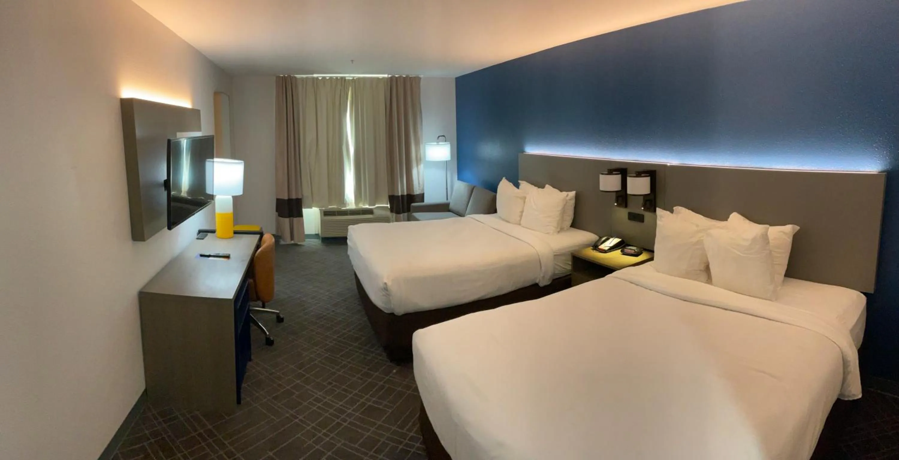 Bed in Comfort Inn I-49 South