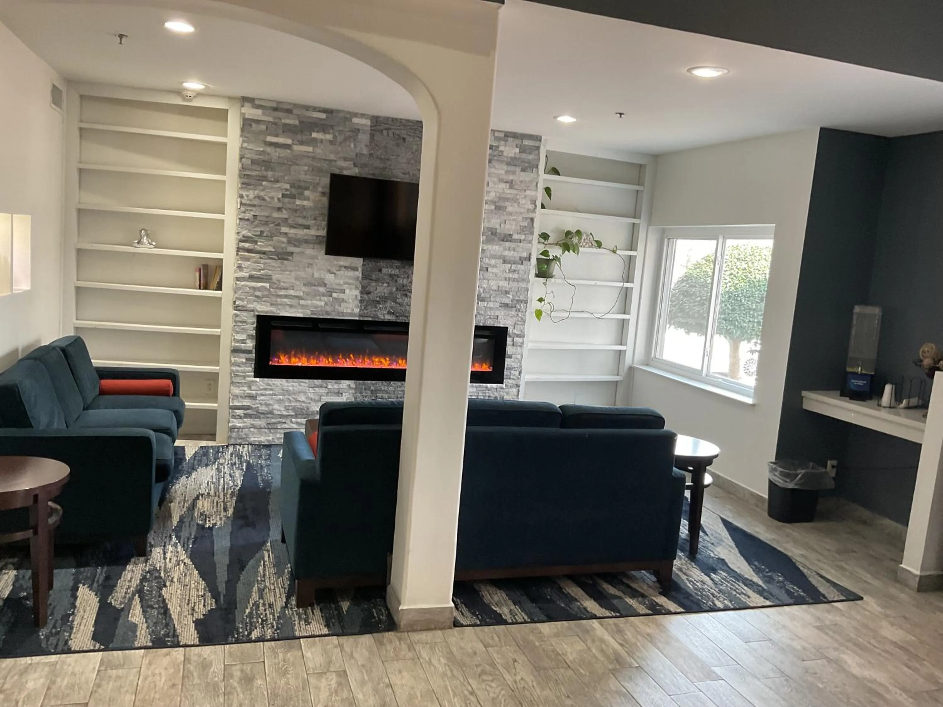 Property building in Comfort Inn I-49 South