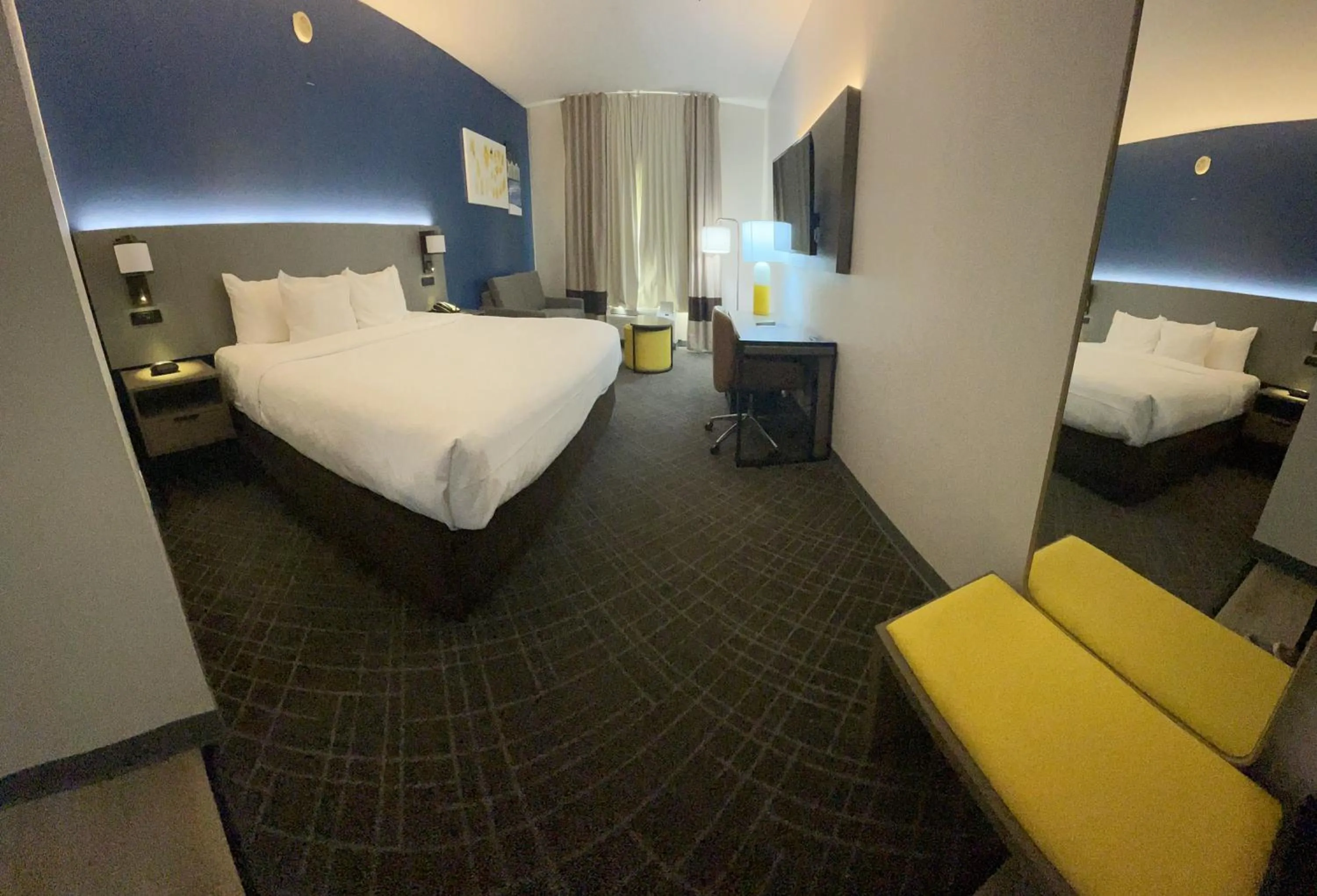 Bed in Comfort Inn I-49 South