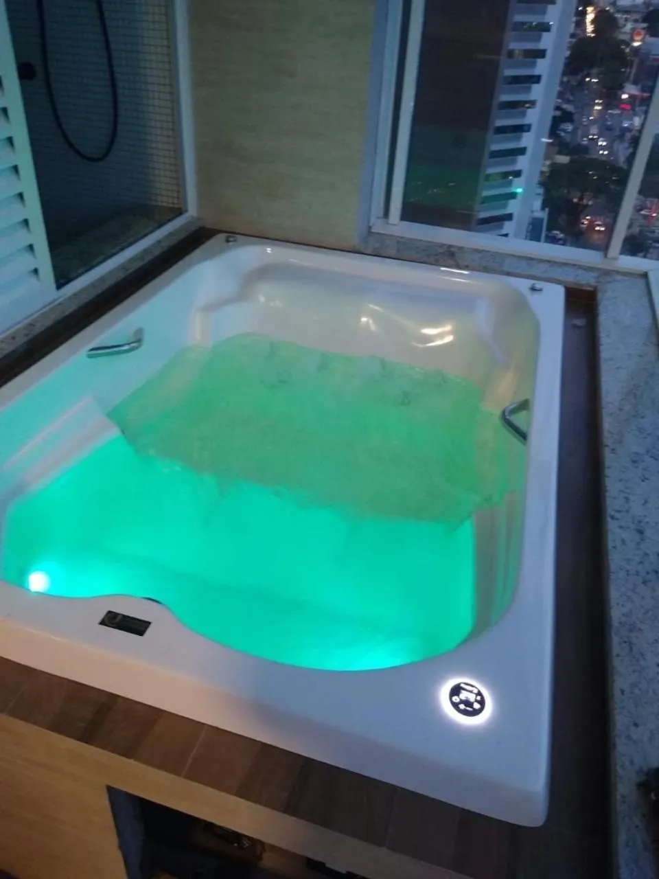 1 Qts.| 2 Hósp. | Linda vista| Ao lado do Shopping