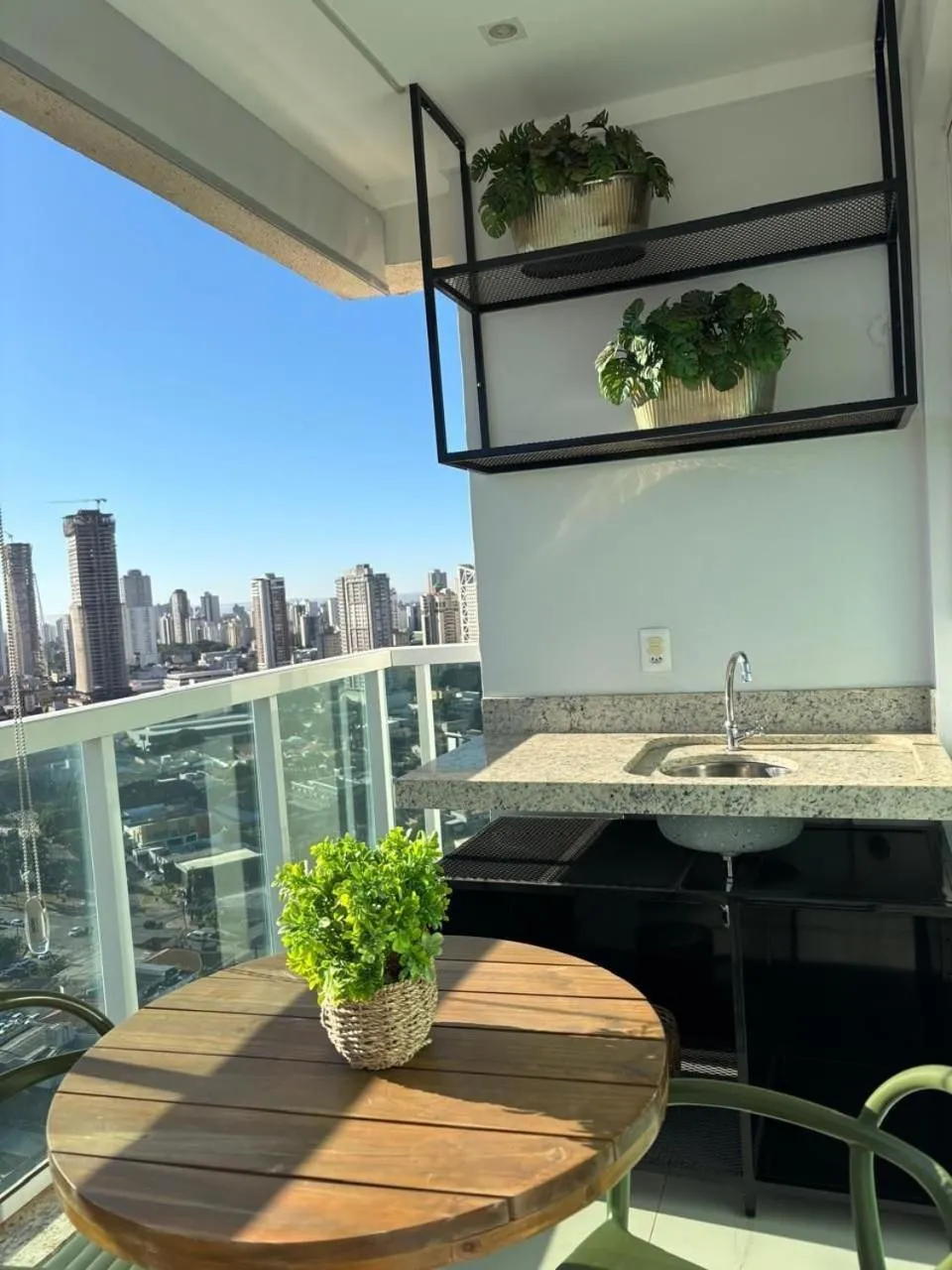 1 Qts.| 2 Hósp. | Linda vista| Ao lado do Shopping