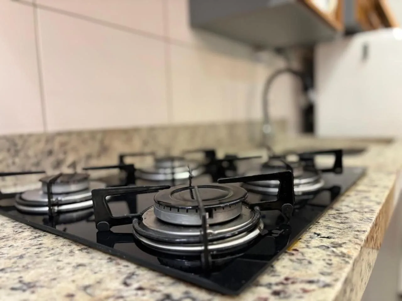 1 Qts.| 2 Hósp. | Linda vista| Ao lado do Shopping