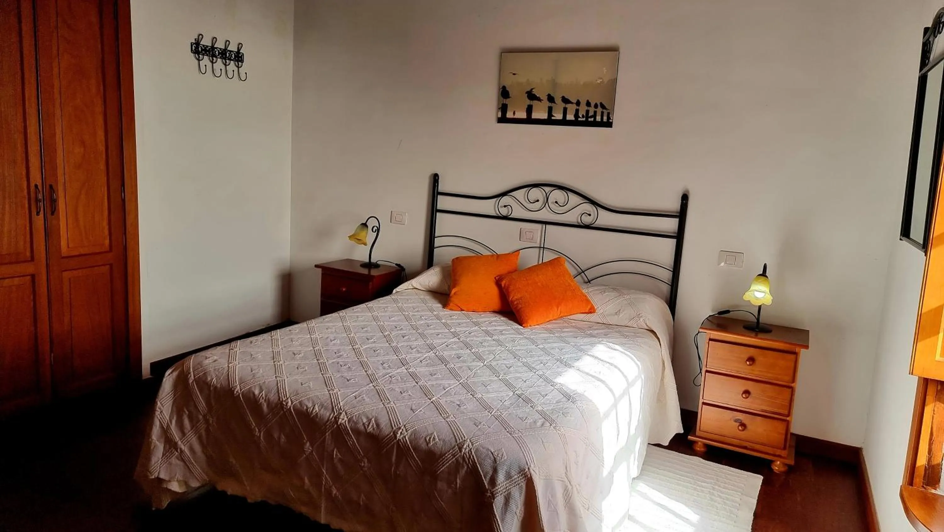 Bedroom, Bed in Neólida