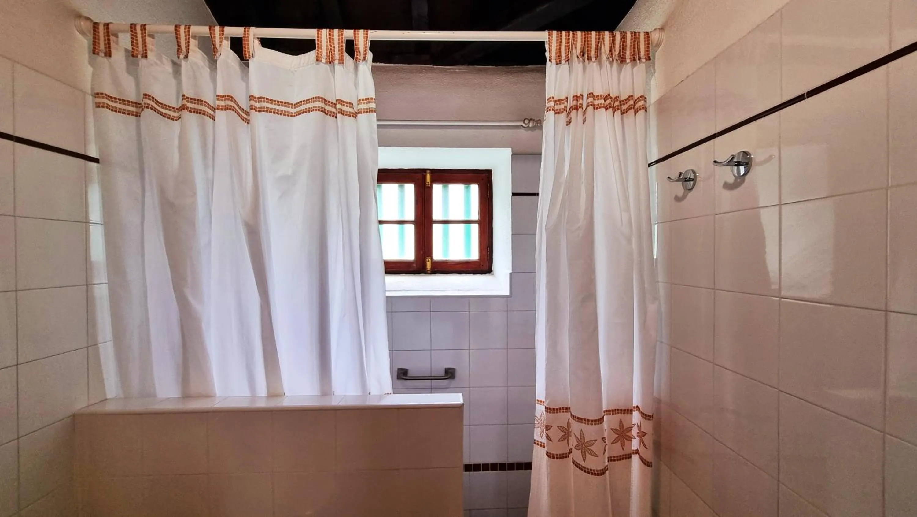 Shower in Pancho Molina