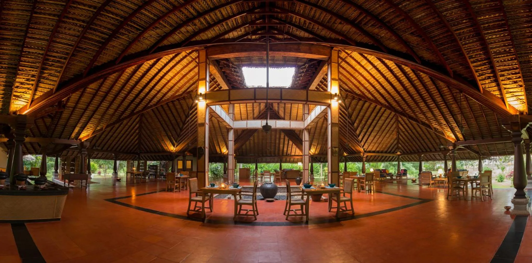 Restaurant/places to eat in Neeleshwar Hermitage