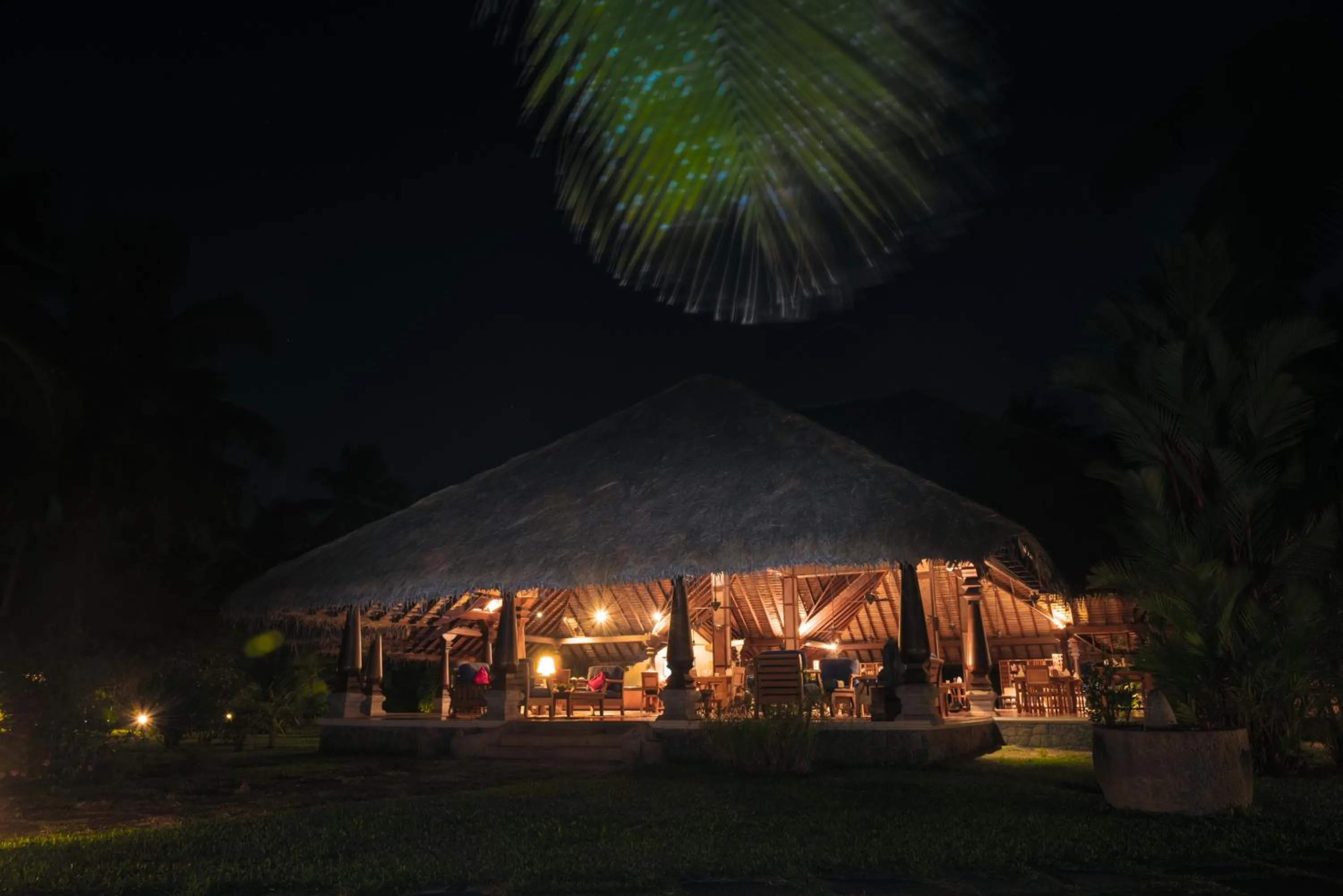 Restaurant/places to eat in Neeleshwar Hermitage