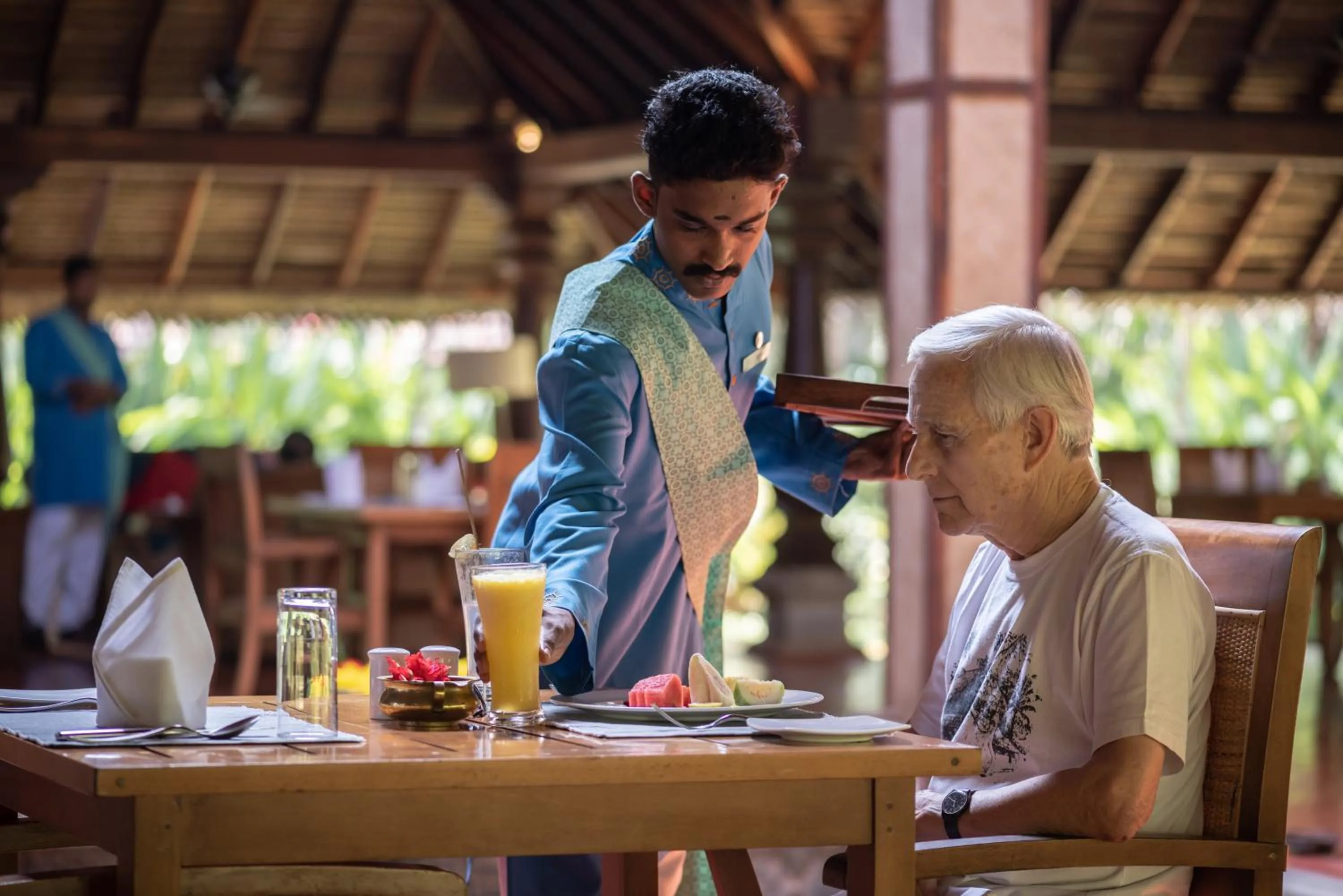 Restaurant/places to eat in Neeleshwar Hermitage