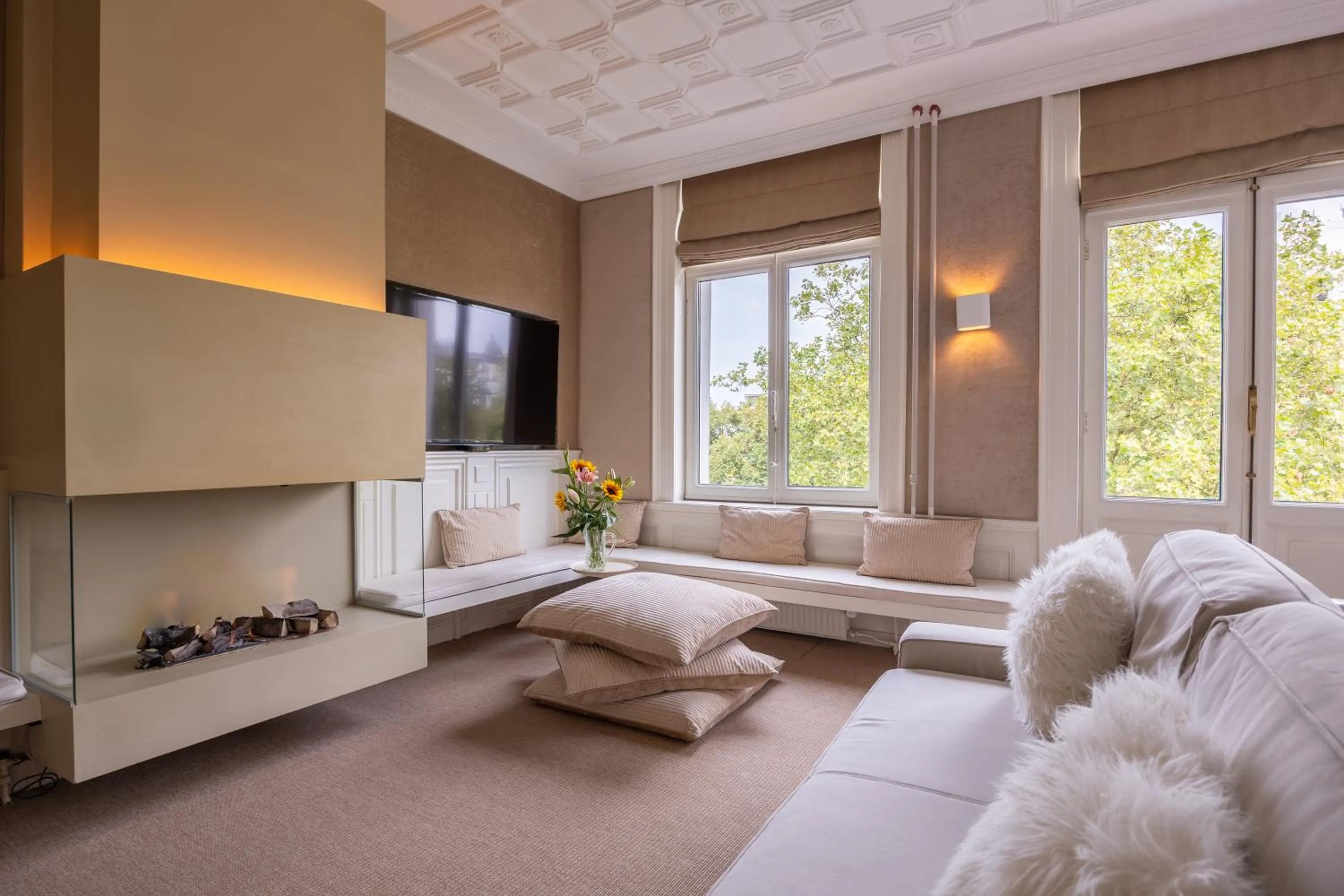 TV and multimedia in Park Mansion Hotel