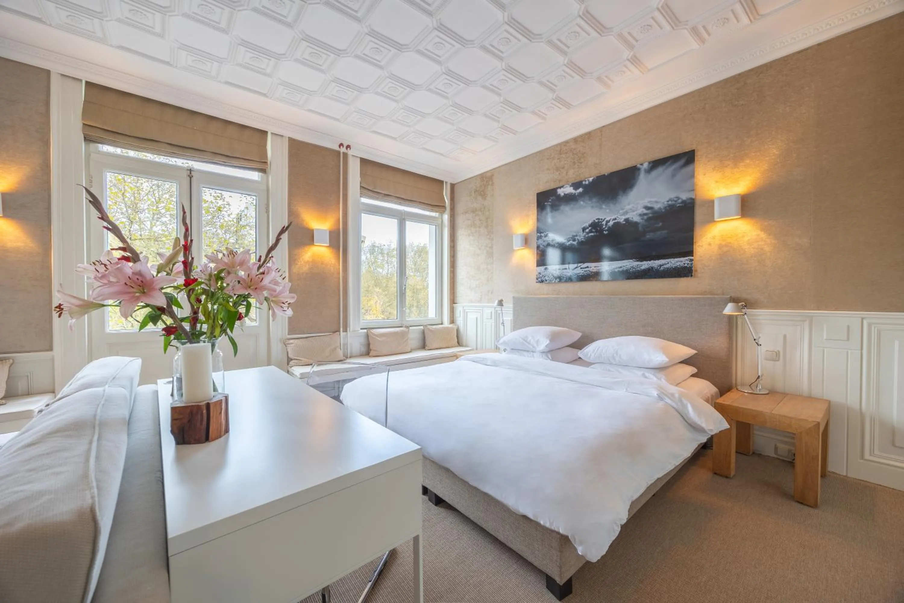 Bed in Park Mansion Hotel