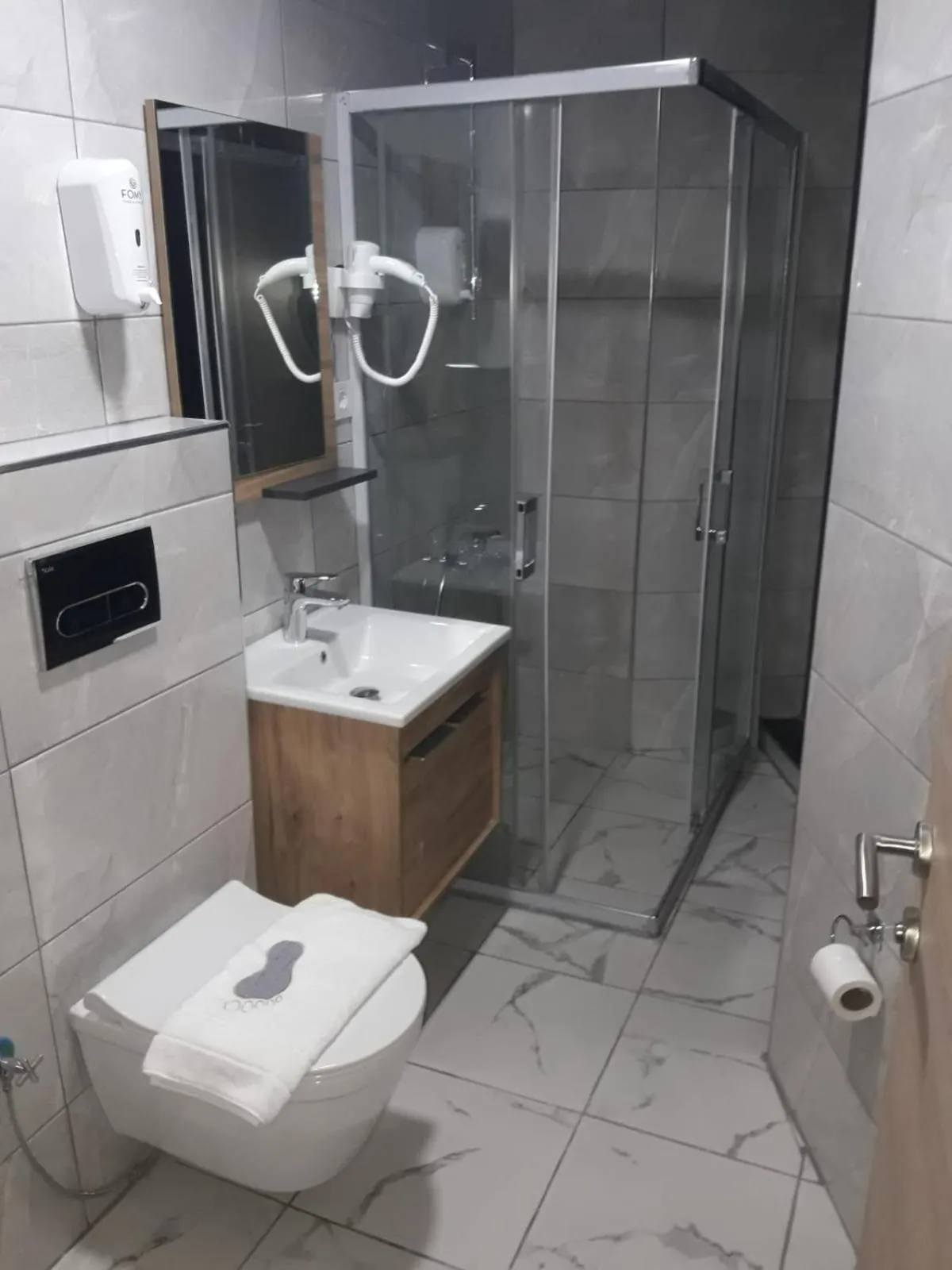 Shower in Last Point Süit Apart