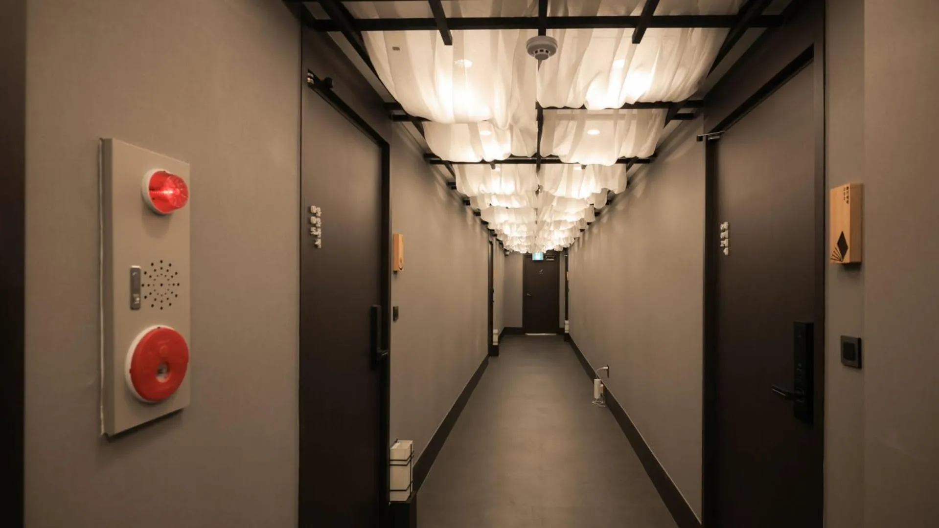 Lobby or reception in Workers Hotel Daejeon by Aank