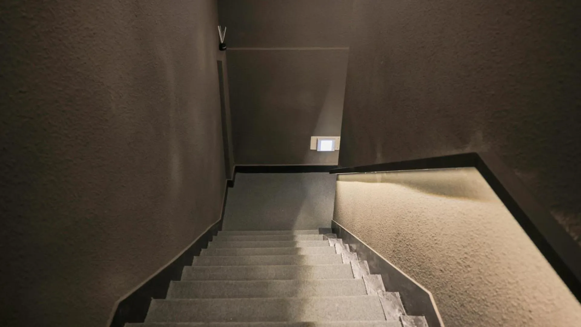 Lobby or reception in Workers Hotel Daejeon by Aank